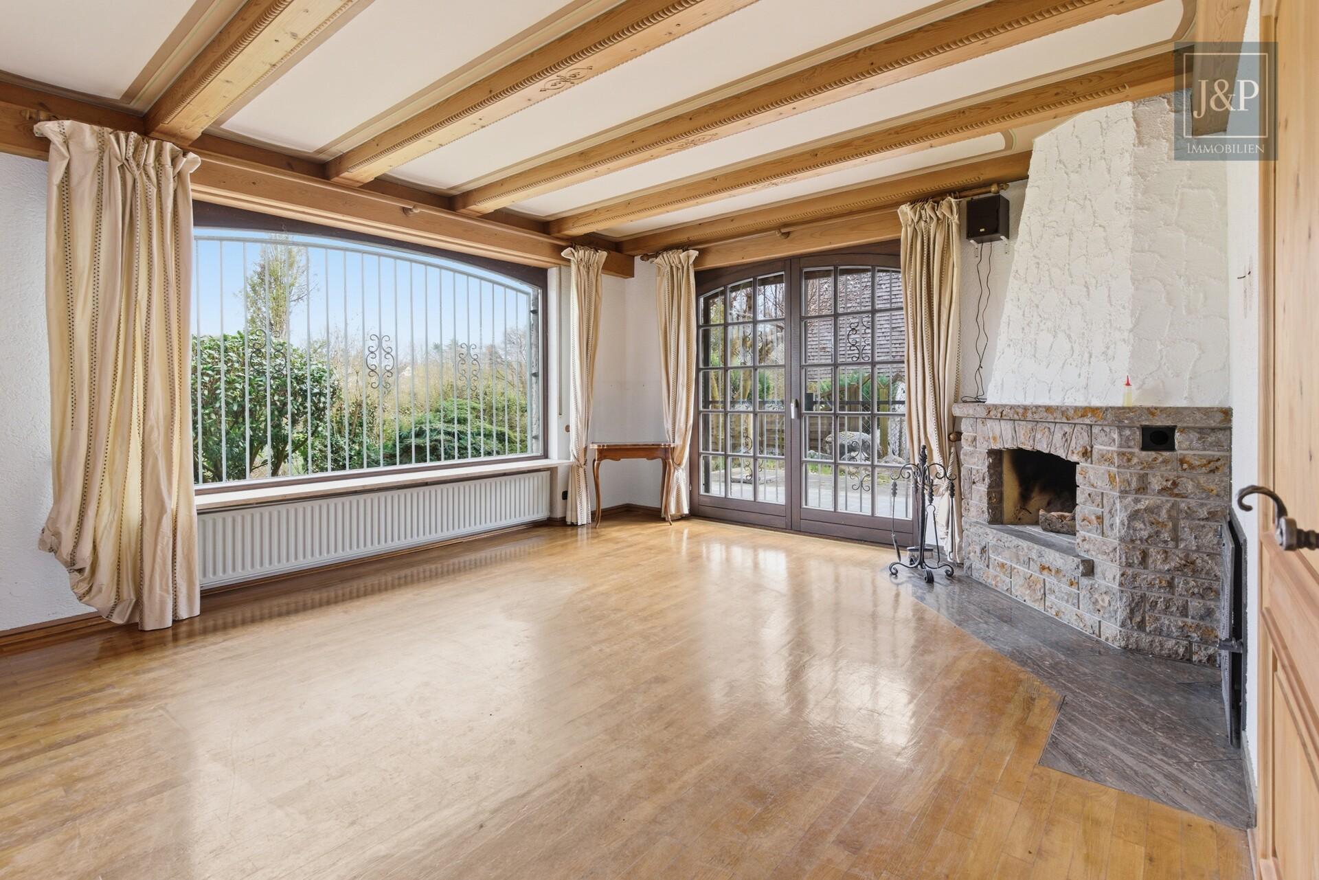 Hochwertiges Anwesen im Landhausstil! - Zentrale Feldrandlage mit durchdachtem Grundriss! - Wohnen EG