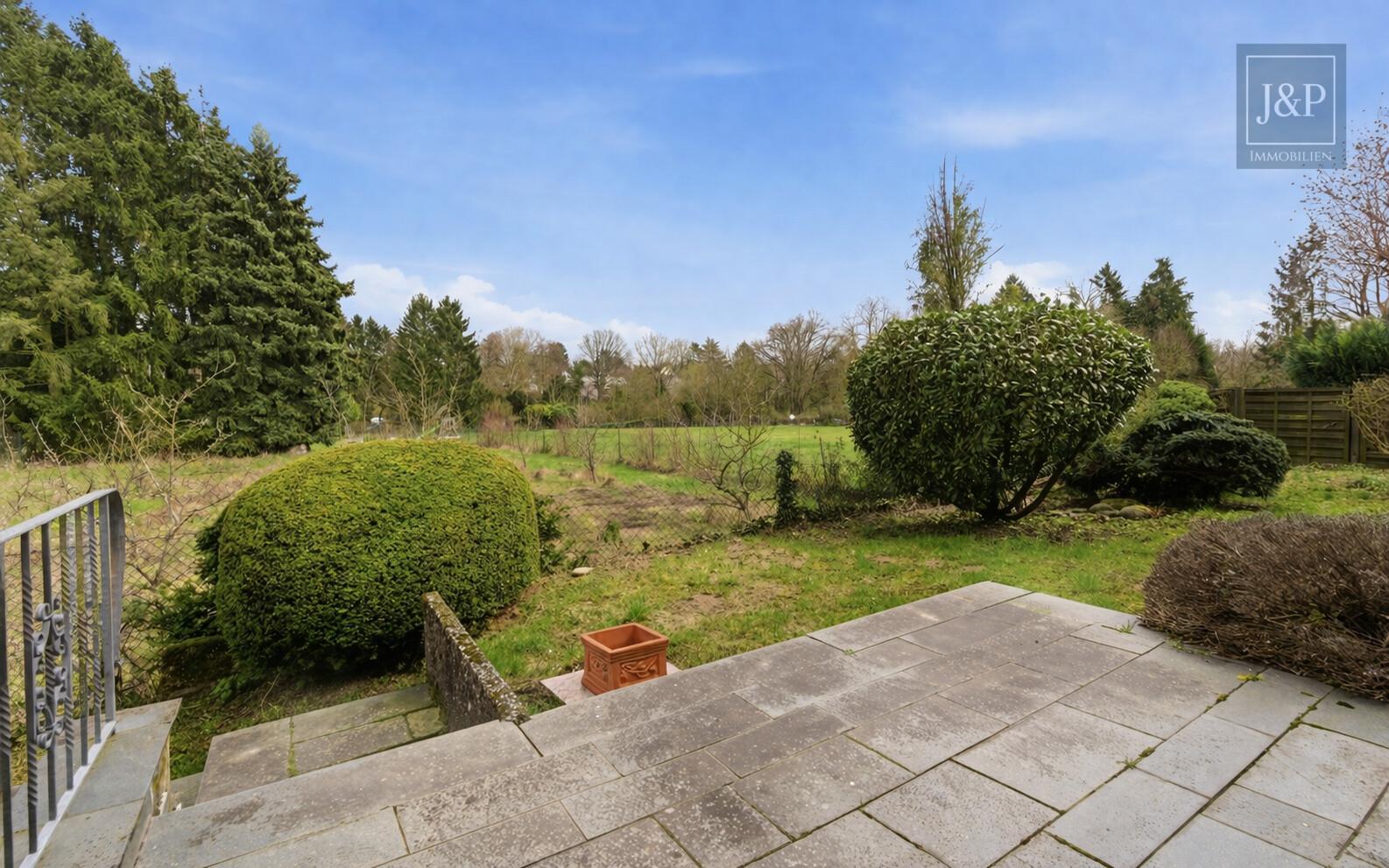 Hochwertiges Anwesen im Landhausstil! - Zentrale Feldrandlage mit durchdachtem Grundriss! - Terrasse