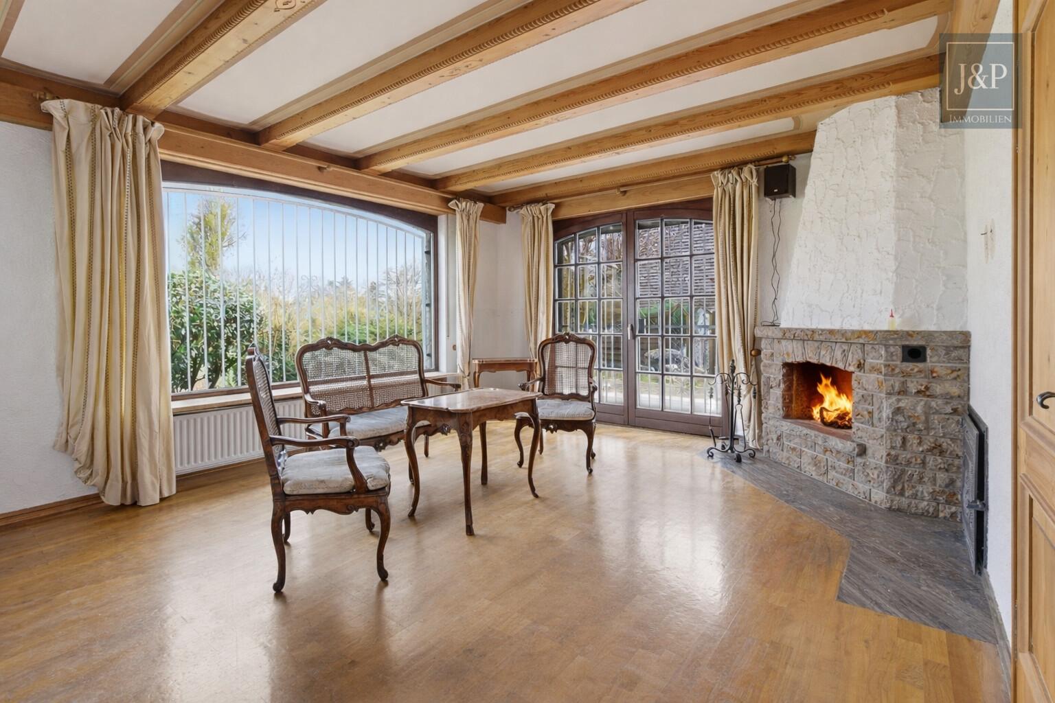 Hochwertiges Anwesen im Landhausstil! - Zentrale Feldrandlage mit durchdachtem Grundriss! - Wohnen EG