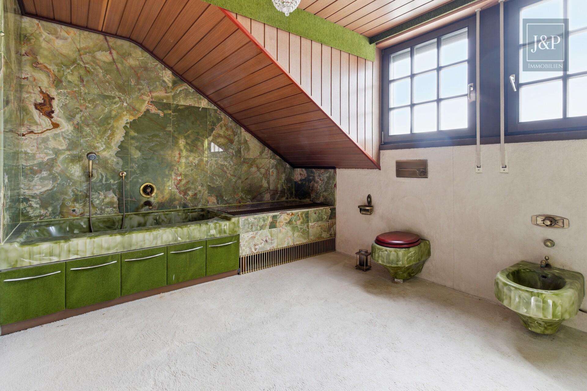 Hochwertiges Anwesen im Landhausstil! - Zentrale Feldrandlage mit durchdachtem Grundriss! - Bad Eltern