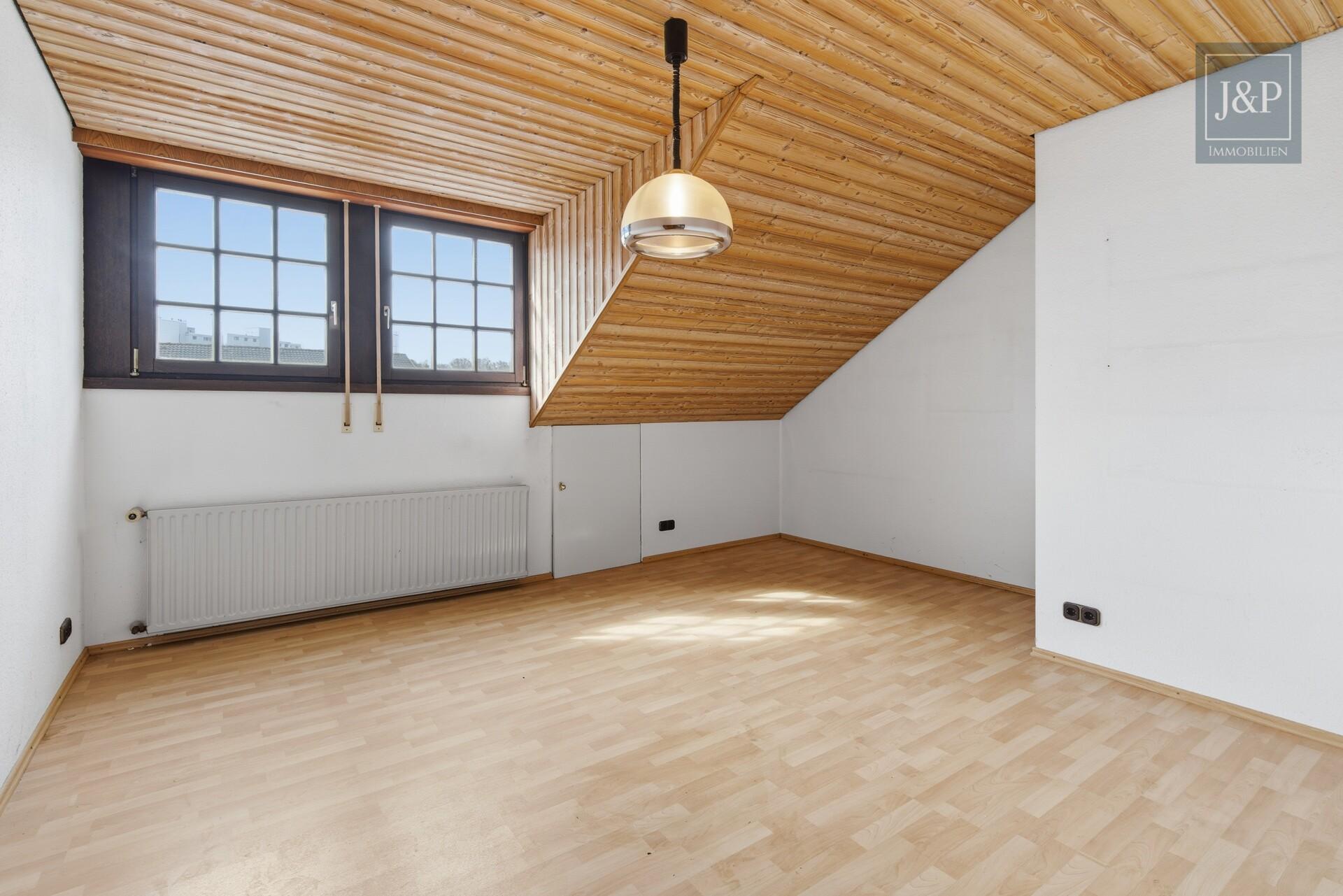 Hochwertiges Anwesen im Landhausstil! - Zentrale Feldrandlage mit durchdachtem Grundriss! - Schlafzimmer OG