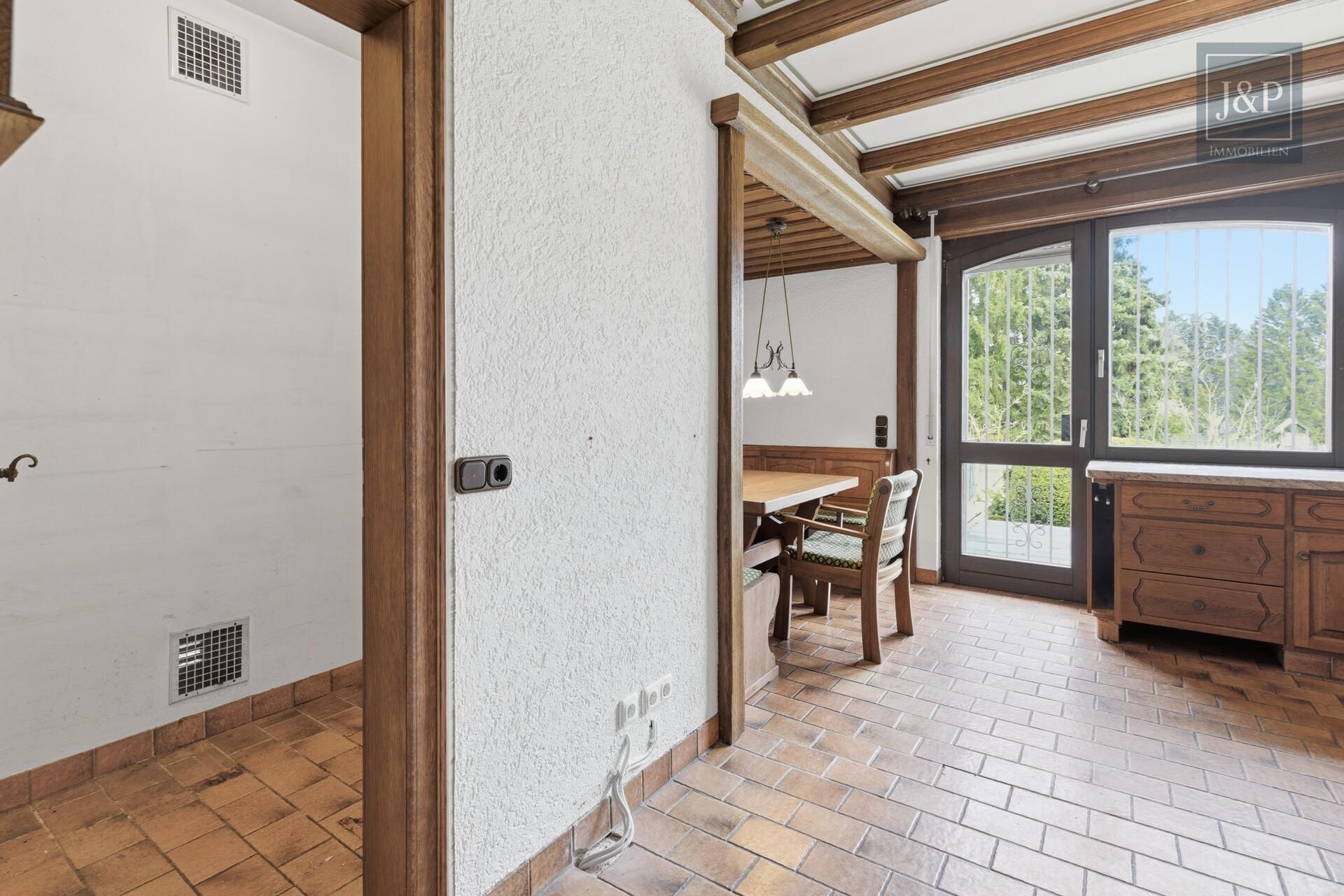 Hochwertiges Anwesen im Landhausstil! - Zentrale Feldrandlage mit durchdachtem Grundriss! - Küche