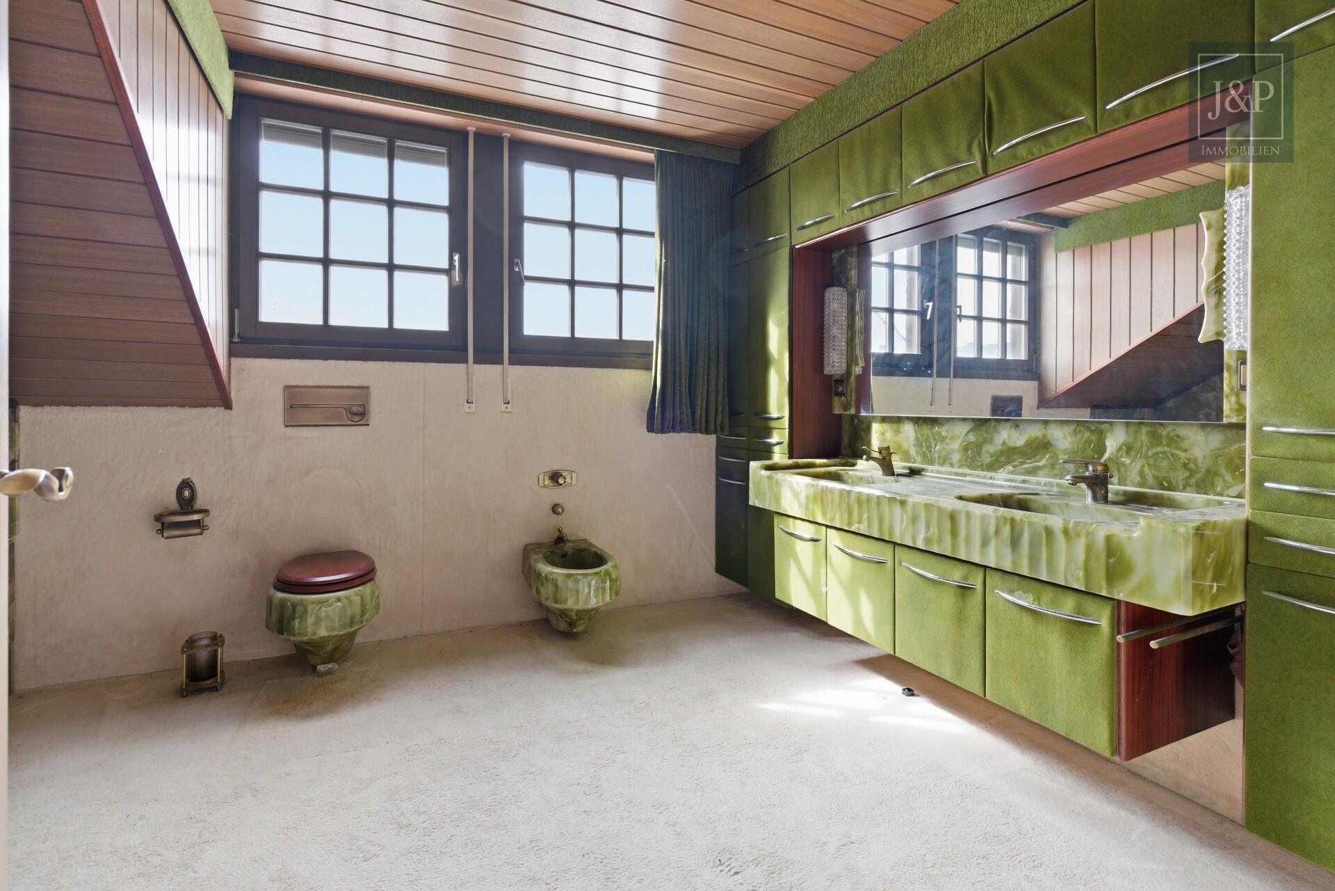 Hochwertiges Anwesen im Landhausstil! - Zentrale Feldrandlage mit durchdachtem Grundriss! - Bad Eltern