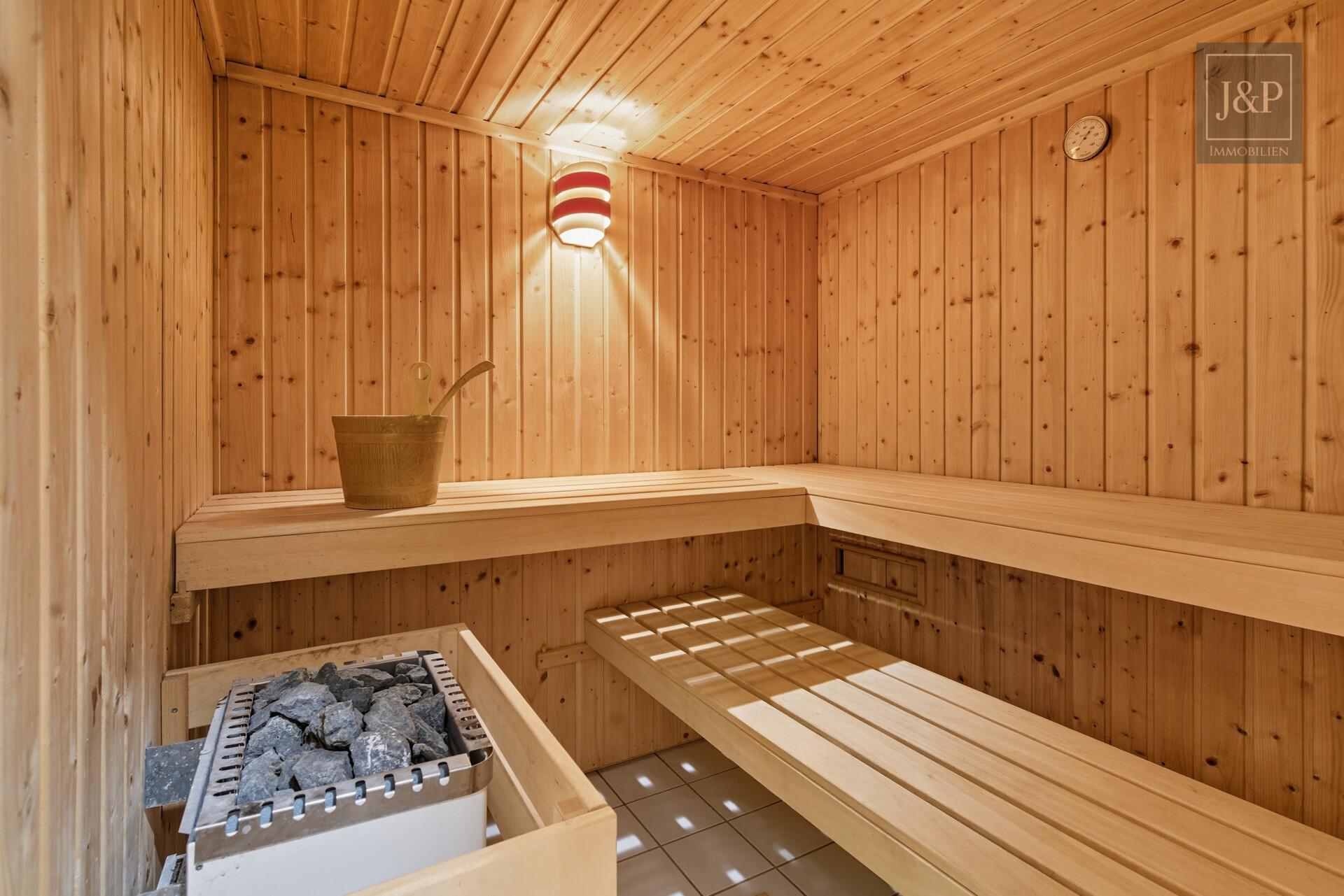 Hochwertiges Anwesen im Landhausstil! - Zentrale Feldrandlage mit durchdachtem Grundriss! - Sauna