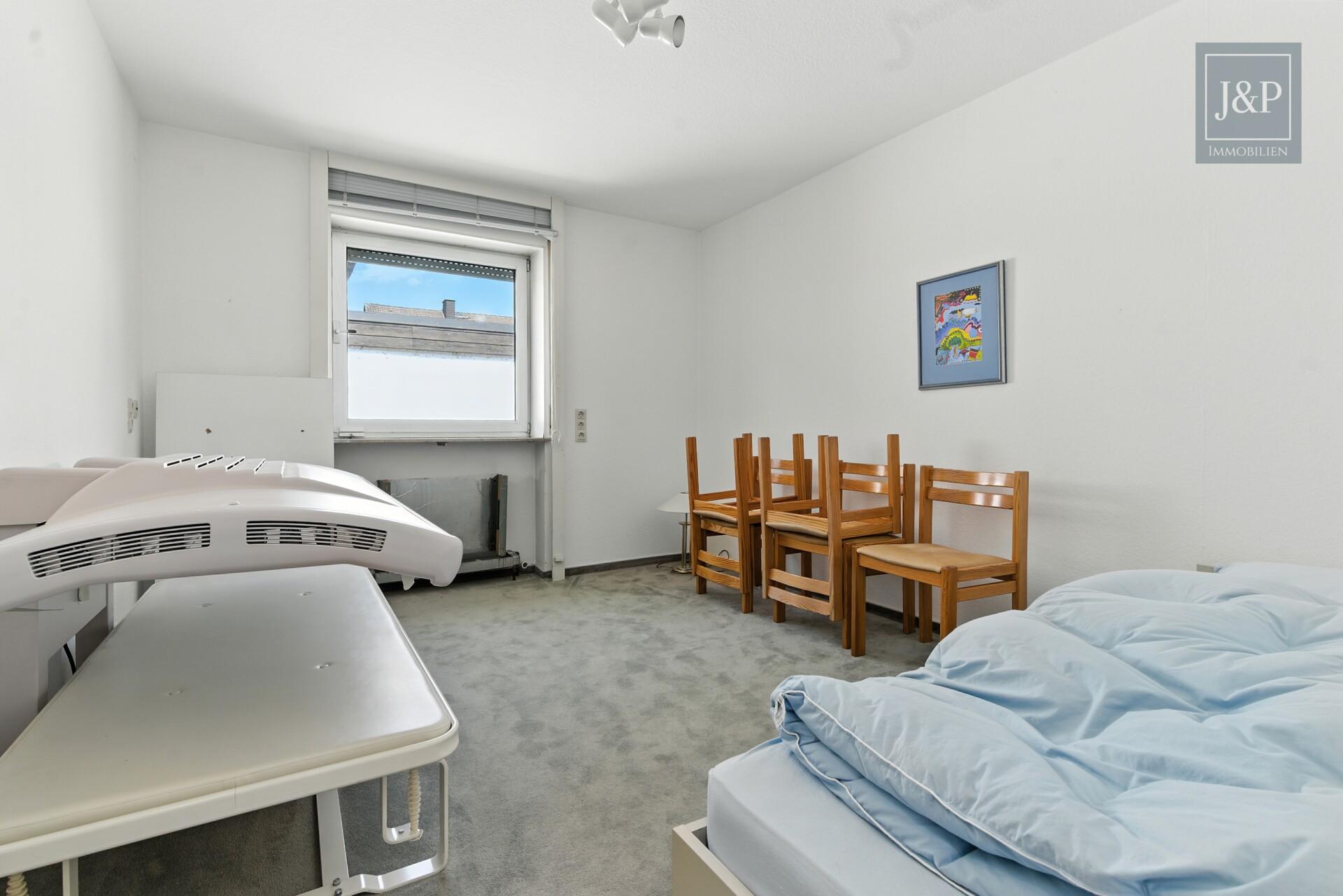 Die perfekte Grundlage für Ihren Traum in Usingen! Einfamilienhaus in ruhiger Nachbarschaft! - Kinderzimmer 1