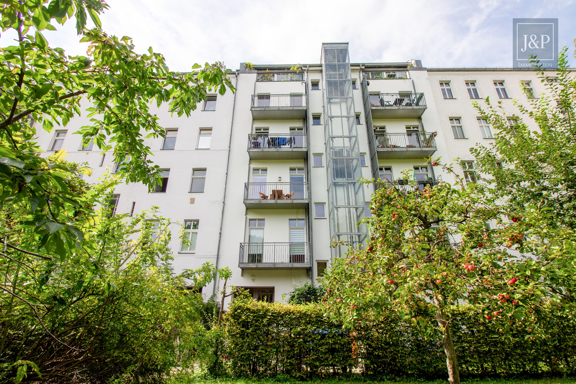 Bezugsfreie 3-Zimmer-Wohnung mitten im beliebten Kollwitzkiez! - Außenansicht