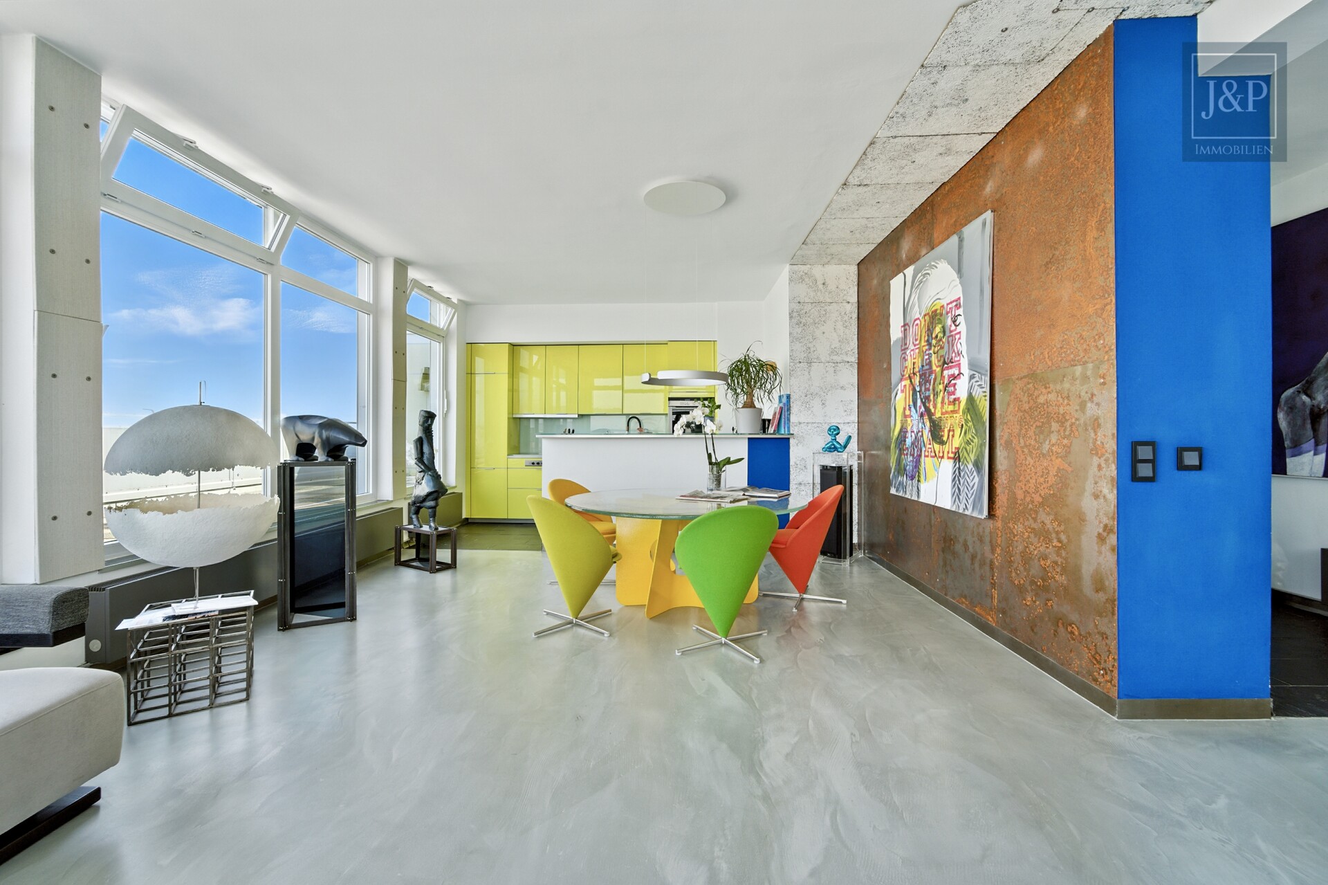 Luxus über den Dächern Eschborns - exklusives Architekten-Penthouse mit spektakulärem Ausblick - Wohn- /Essbereich