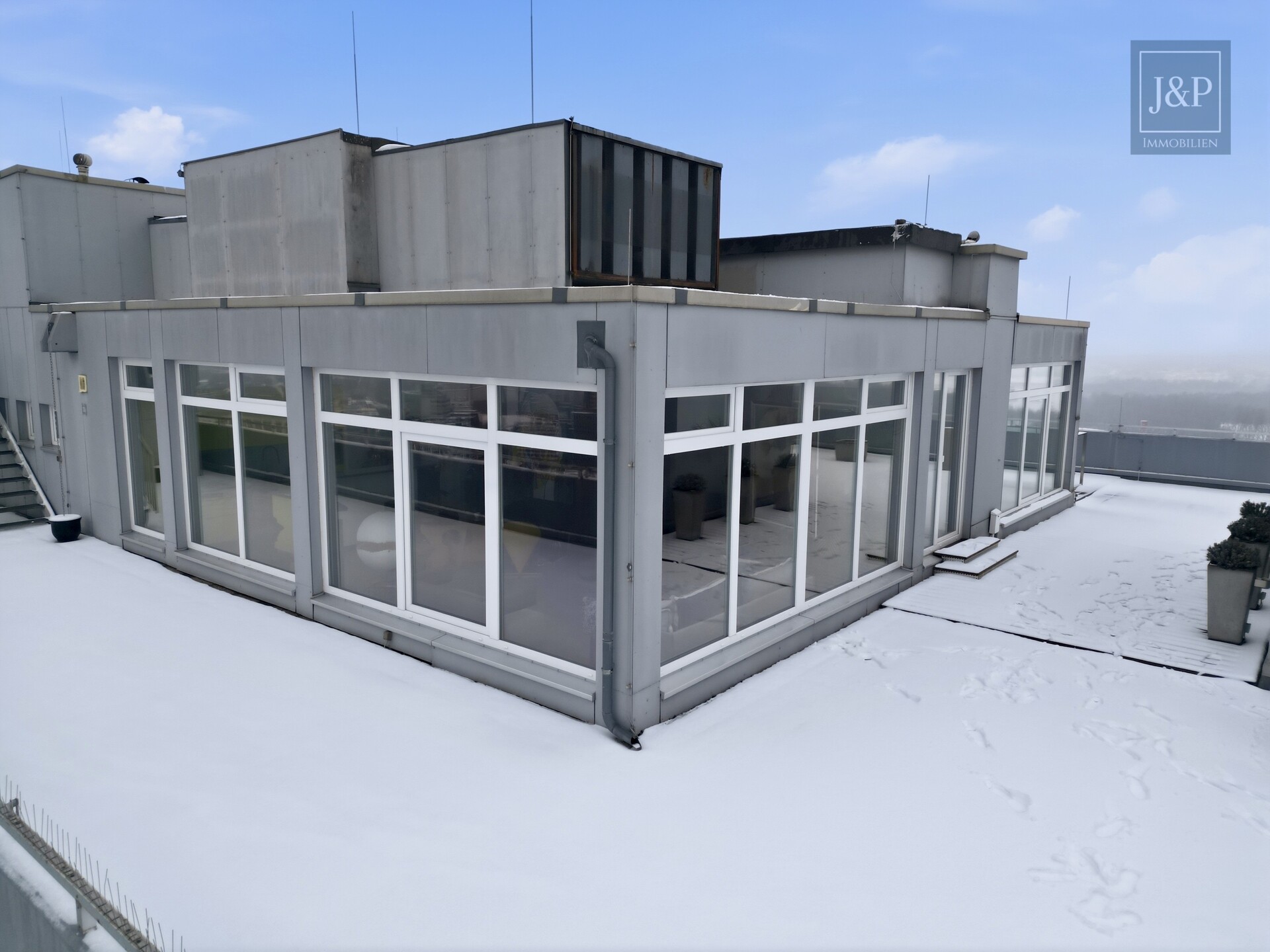 Luxus über den Dächern Eschborns - exklusives Architekten-Penthouse mit spektakulärem Ausblick - DJI_0405