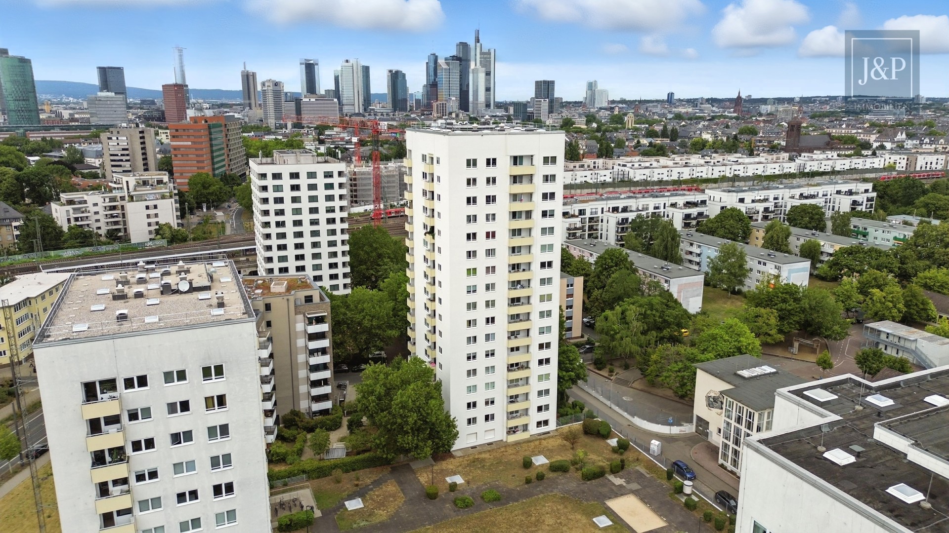 Top Kapitalanlage mit 1300 Kaltmiete - Energetische und renovierte ETW in Sachsenhausen Nord - Skyline