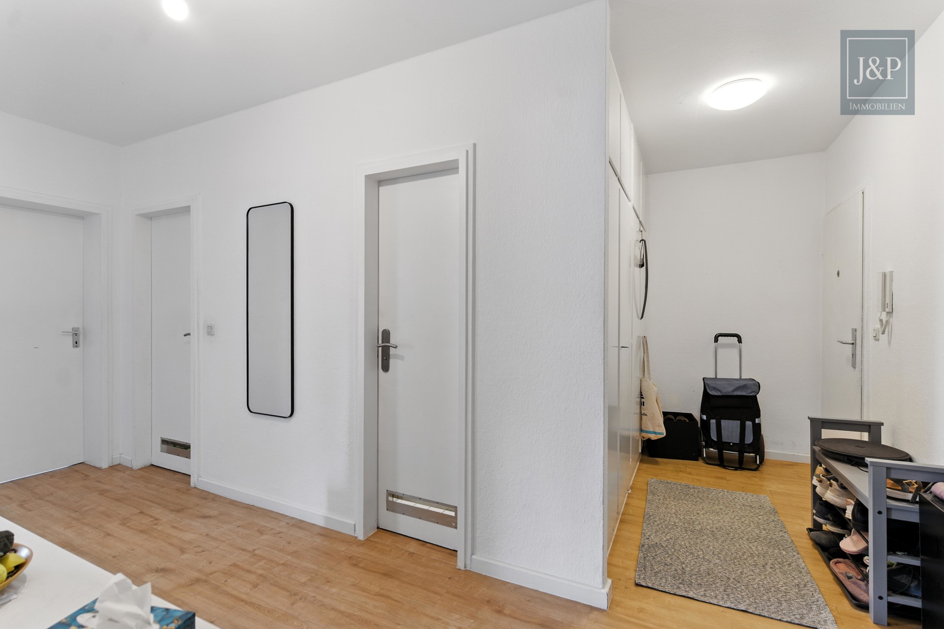 Top Kapitalanlage mit 1300 Kaltmiete - Energetische und renovierte ETW in Sachsenhausen Nord - Flur