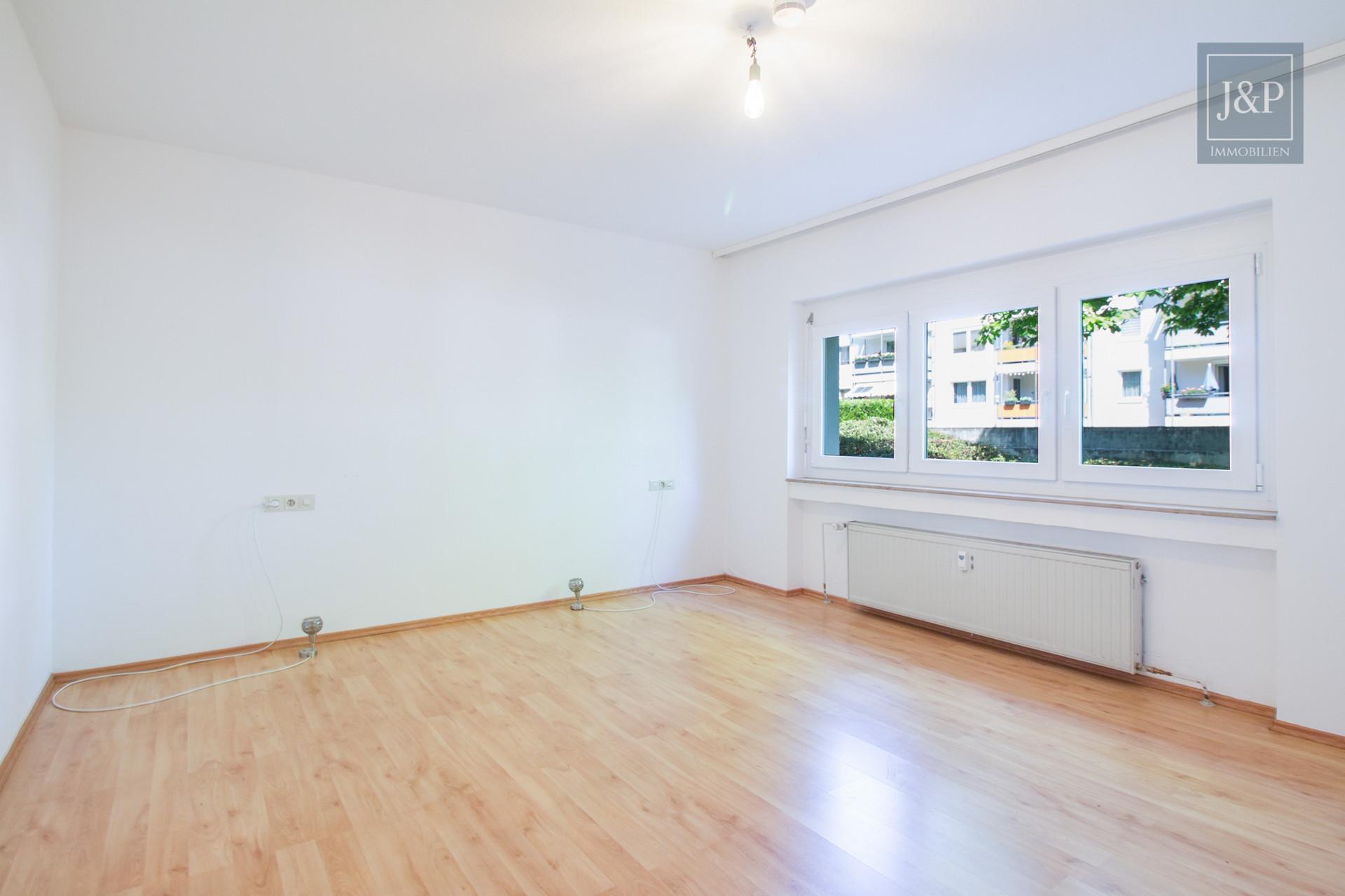 2017 sanierte Wohnanlage! Energieeffiziente und naturnahe 2-Zimmer-Wohnung mit großzügiger Terrasse! - Schlafzimmer