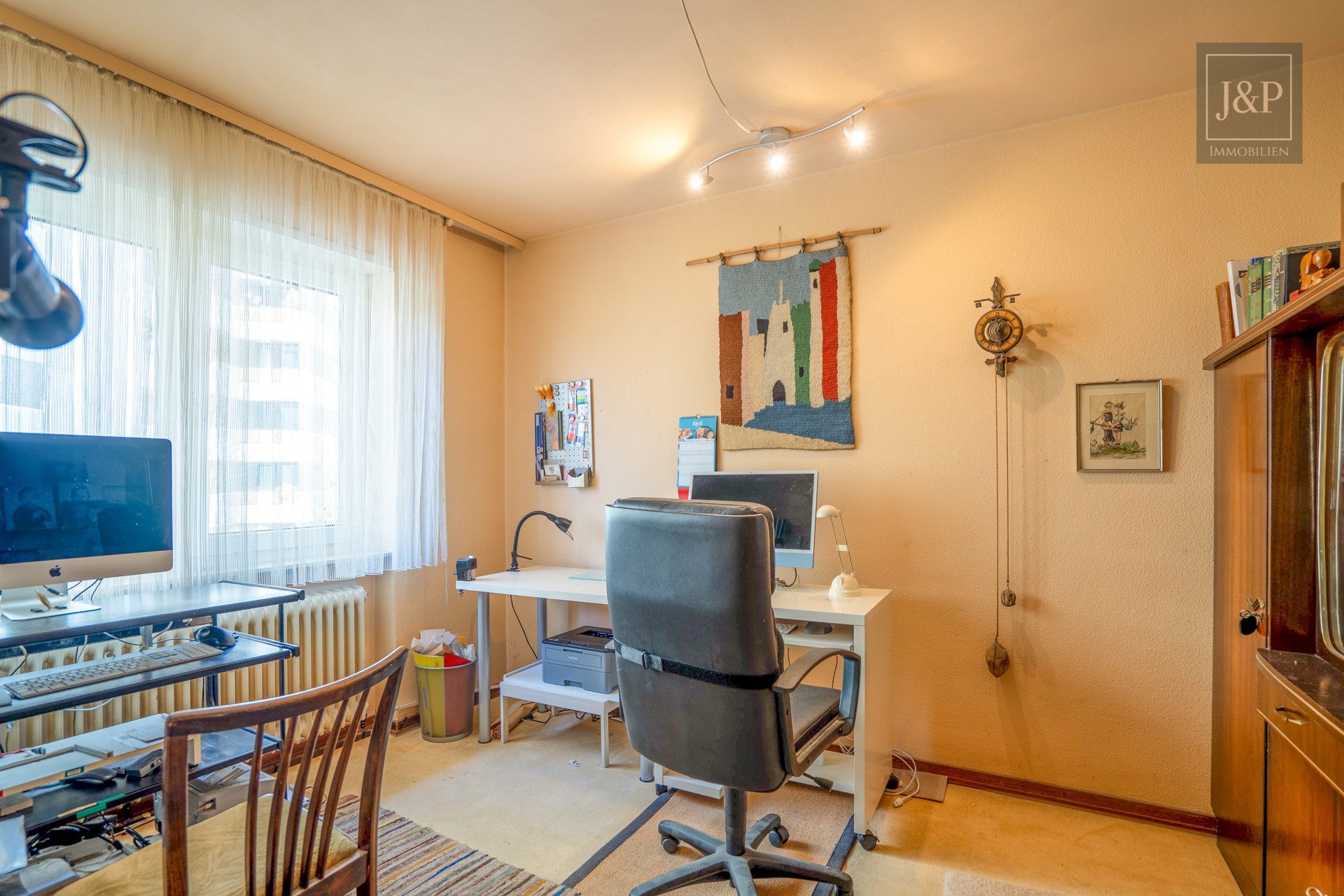 Einzigartige Gelegenheit! Modernisiertes Reihenhaus mit viel Platz für Familien - OG Arbeiten