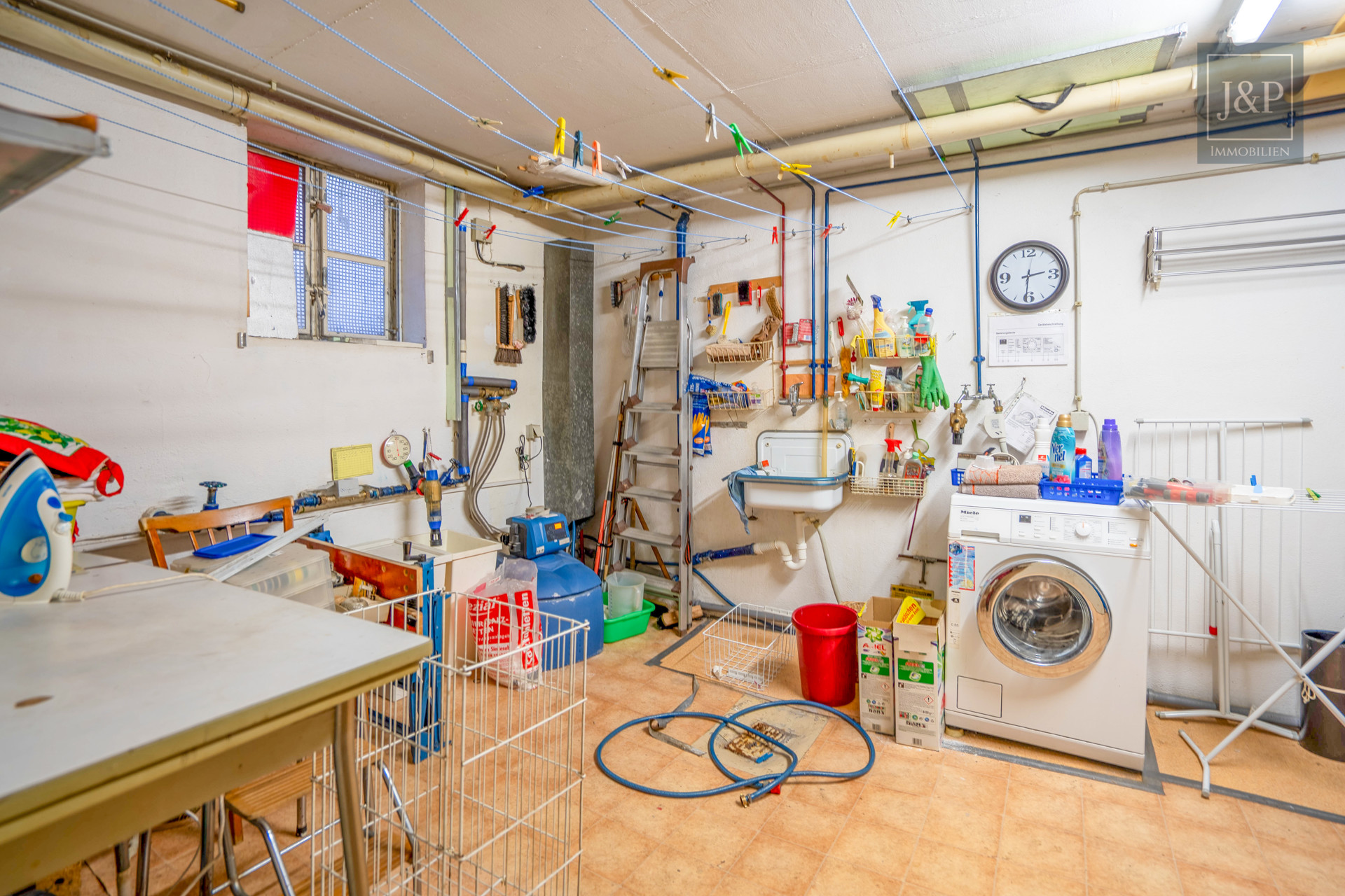 Einzigartige Gelegenheit! Modernisiertes Reihenhaus mit viel Platz für Familien - KG Waschkeller