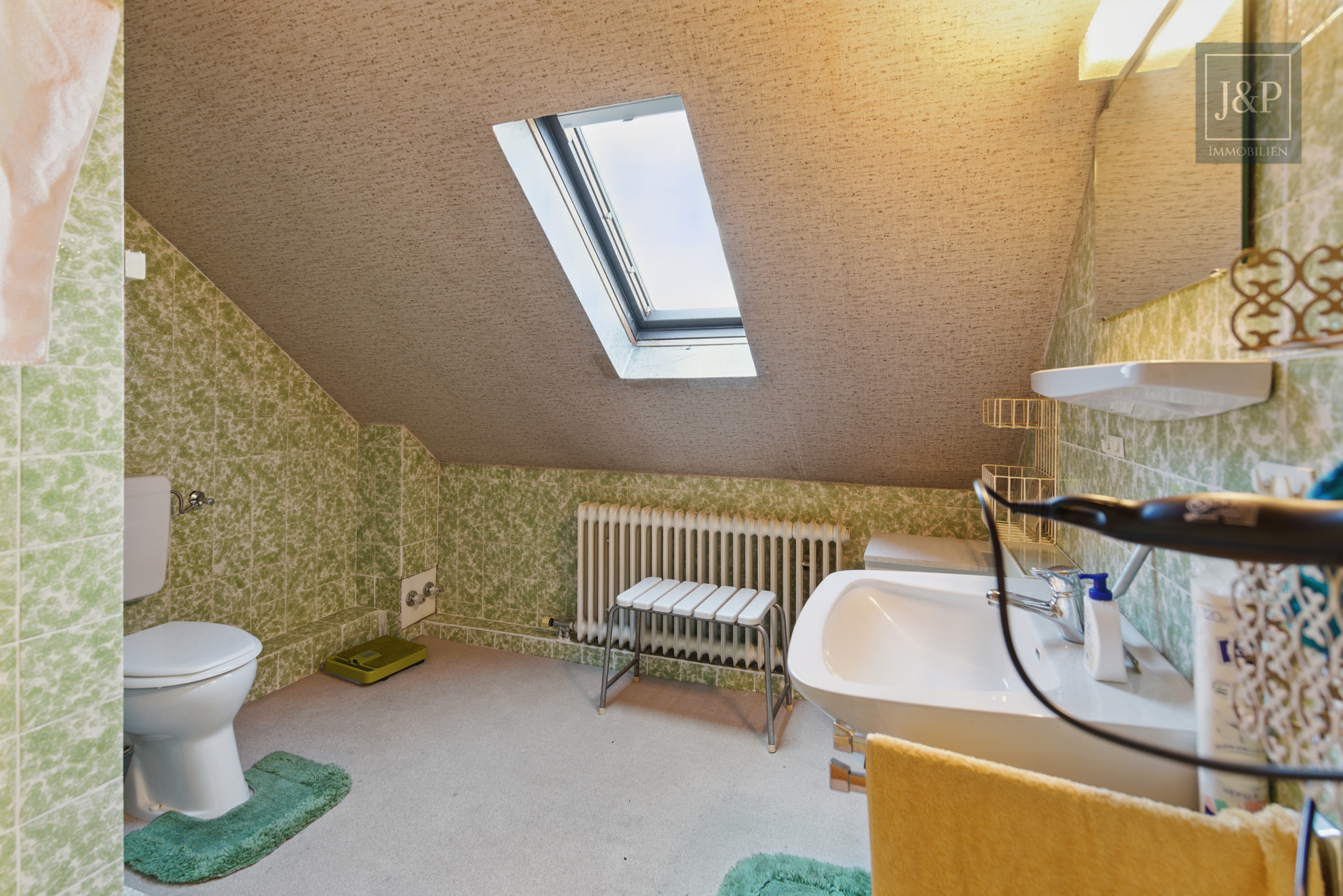 Einzigartige Gelegenheit! Modernisiertes Reihenhaus mit viel Platz für Familien - Bad DG