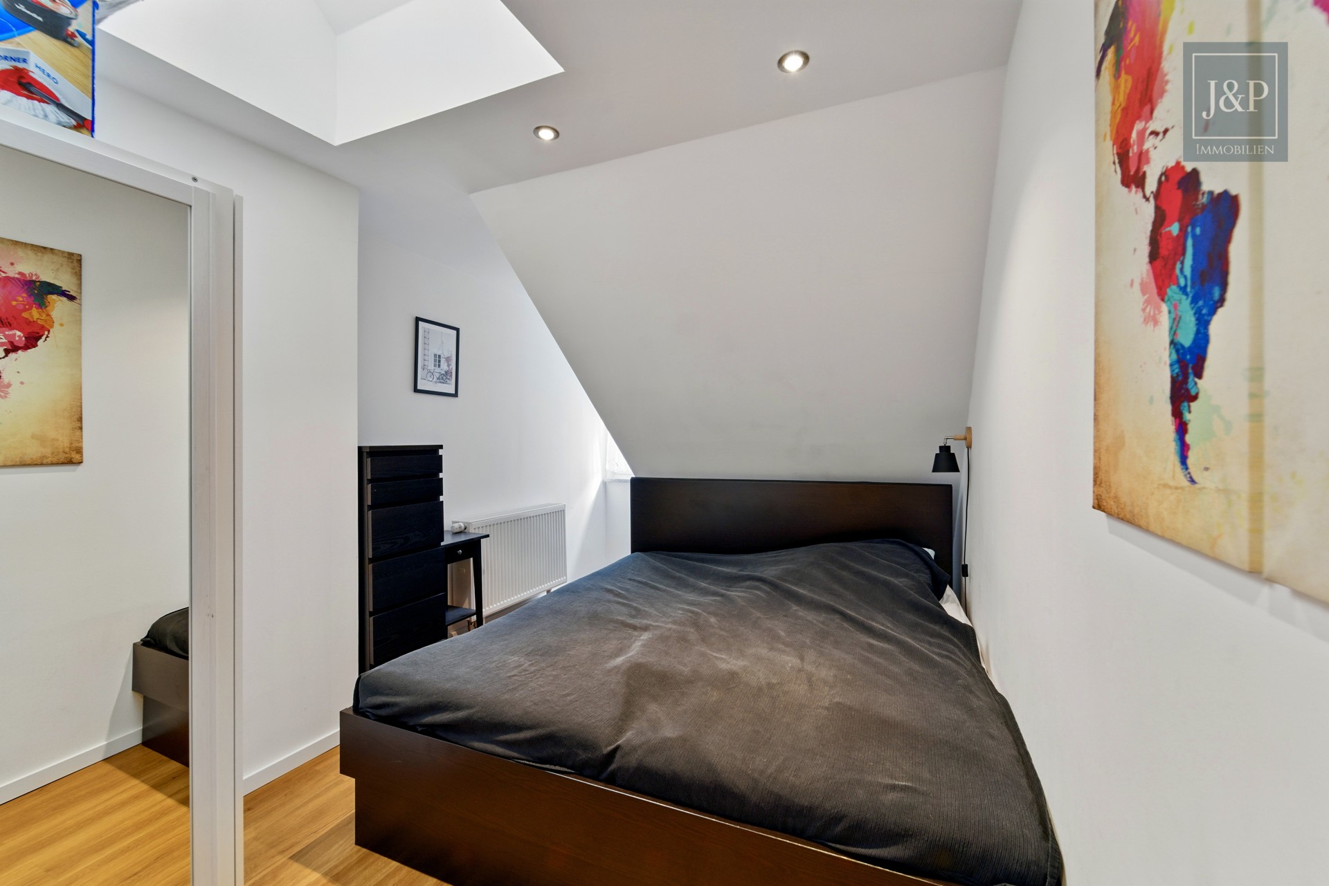 Reihenendhaus wie neu: KfW 55 - kernsaniert, aufgestockt, Solar & 7 Zimmer + Einliegerwohnung - Schlafzimmer 4 (2.OG)