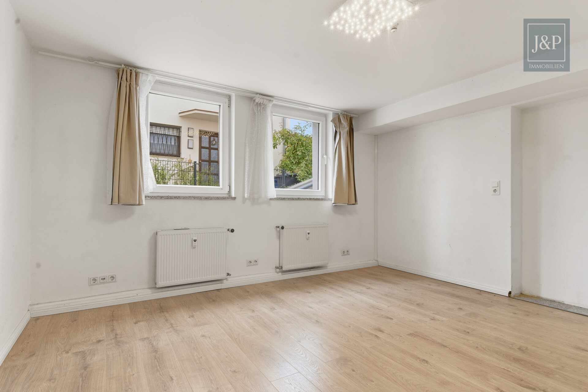 Ruhig und Familiär! 4,5-Zimmer-Souterrain-Wohnung mit großem Gartenanteil! - Schlafzimmer 2