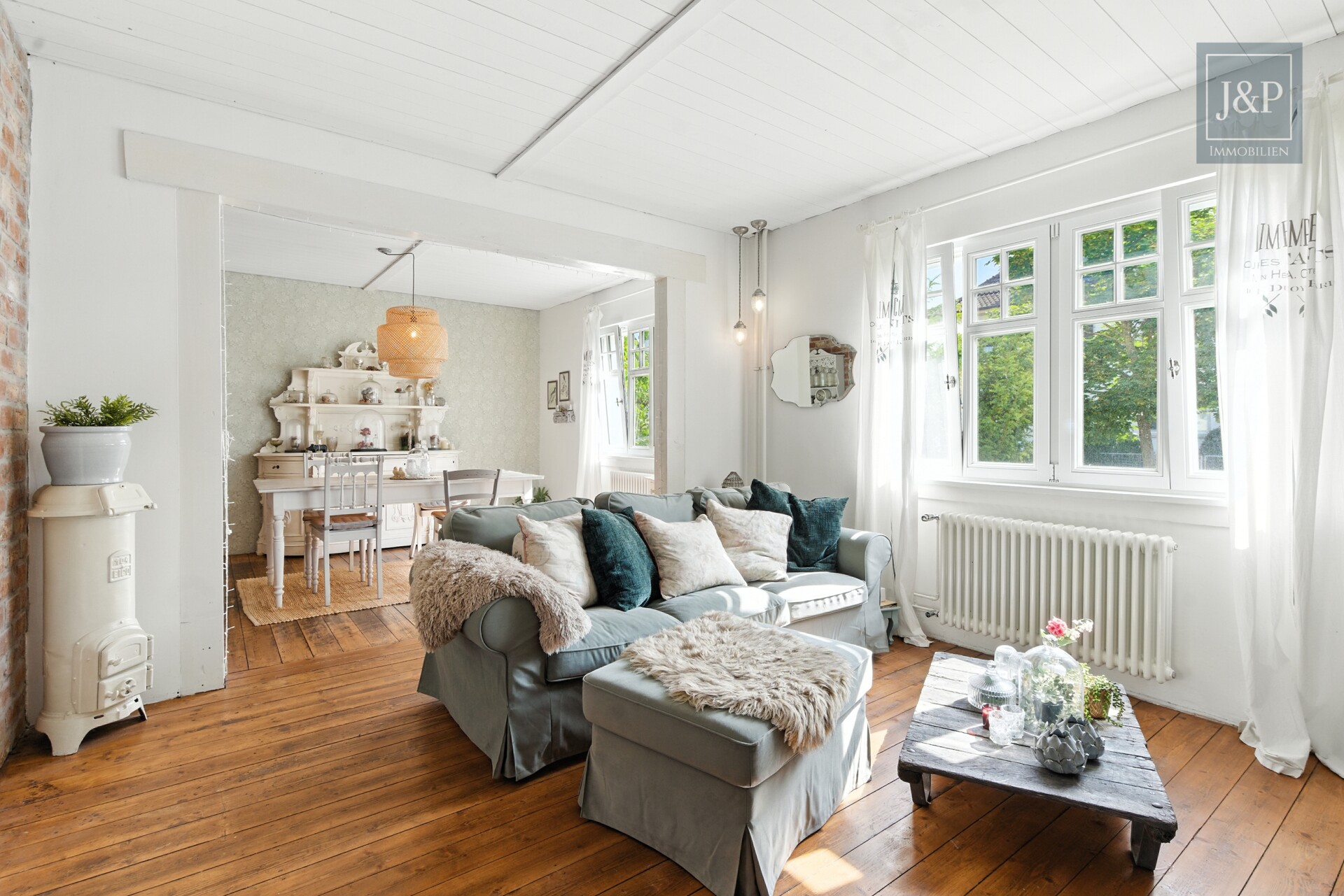 Komplettsanierung im Landhausstiel - Familienzuhause mit ELW & Baugrundstück - Essen & Wohnen