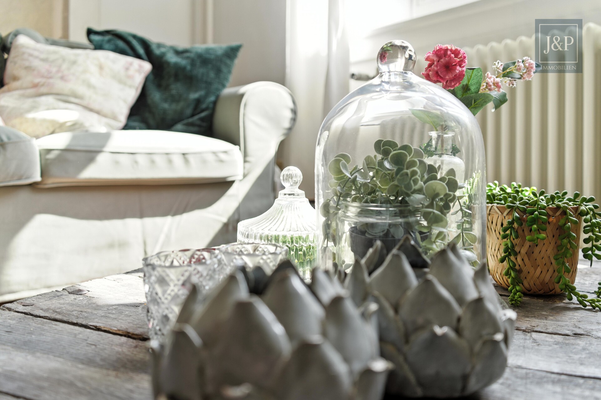 Komplettsanierung im Landhausstiel - Familienzuhause mit ELW & Baugrundstück - Detail Wohnen