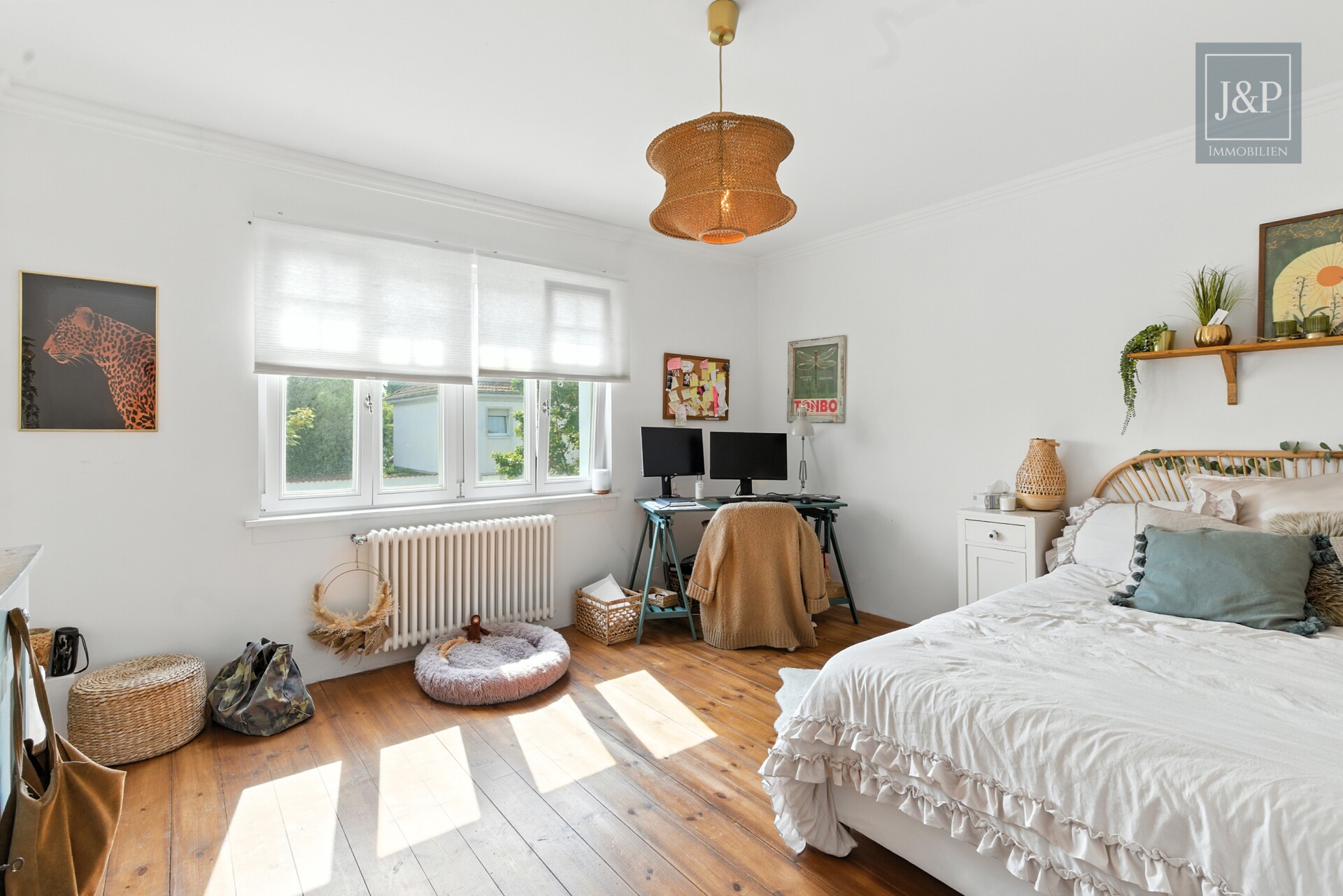 Komplettsanierung im Landhausstiel - Familienzuhause mit ELW & Baugrundstück - Schlafen 1 OG