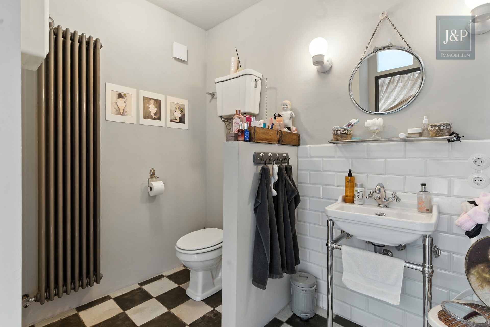 Komplettsanierung im Landhausstiel - Familienzuhause mit ELW & Baugrundstück - Bad Anbau