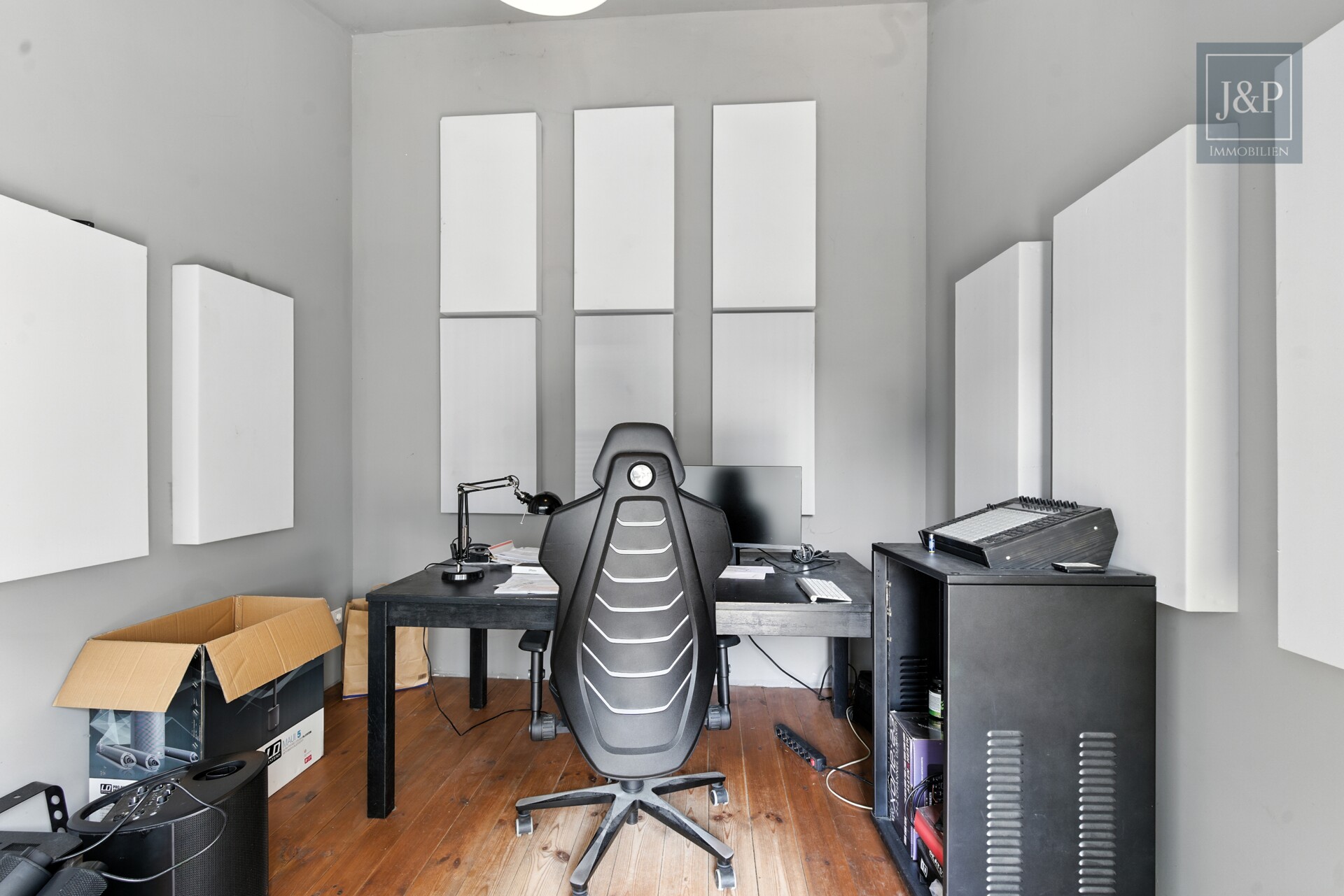 Komplettsanierung im Landhausstiel - Familienzuhause mit ELW & Baugrundstück - Separater Officeraum