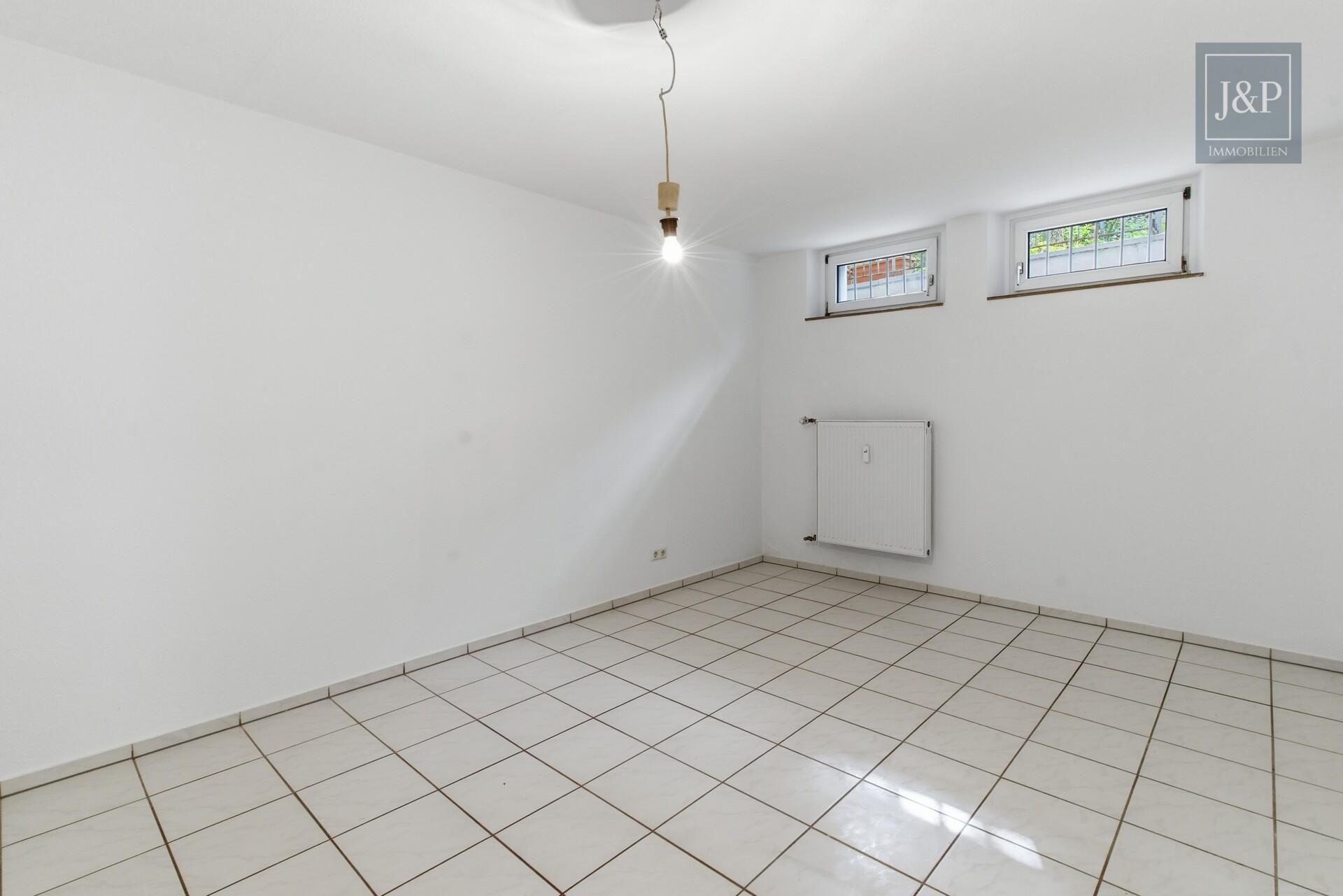 Helle 3-Zimmer-Wohnung mit Terrasse & Gartenanteil in Toplage Hofheim-Marxheim - Schlafzimmer 2