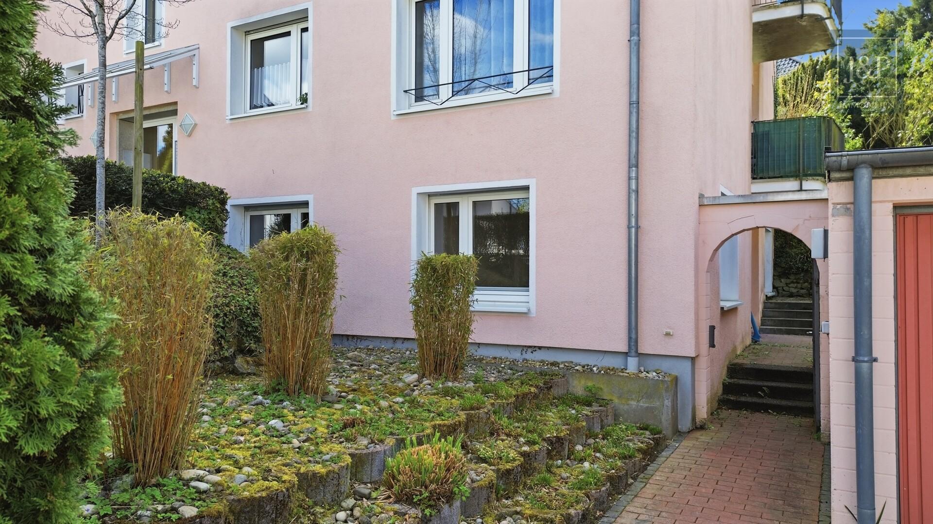 Helle 3-Zimmer-Wohnung mit Terrasse & Gartenanteil in Toplage Hofheim-Marxheim - Aussenansicht