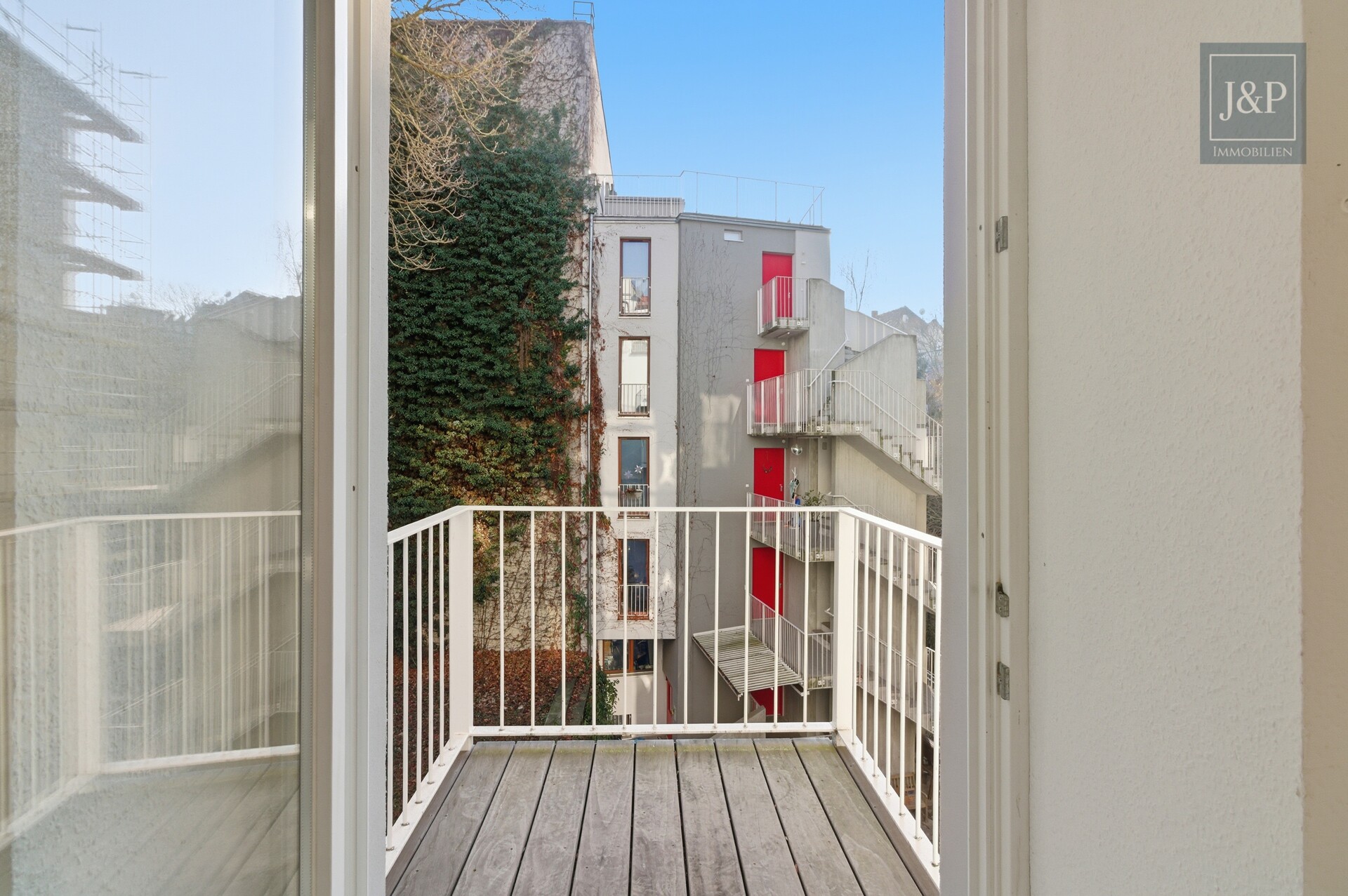 Toplage Maybachufer: Sonnige Altbauwohnung mit Balkon & Tageslichtbad - Balkon