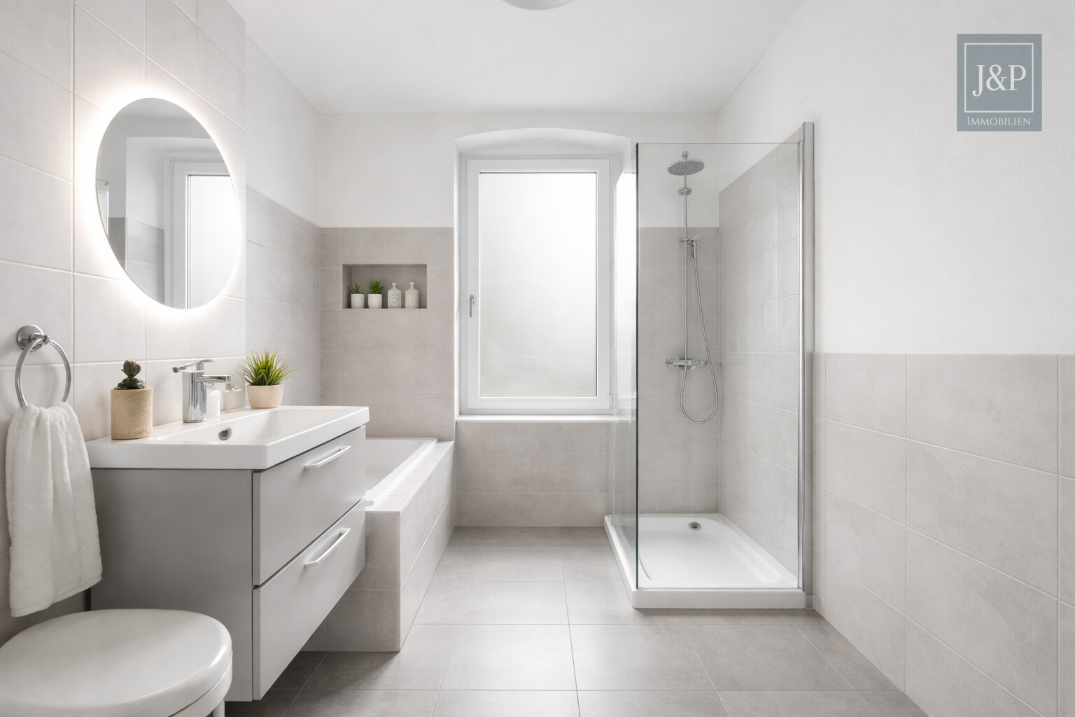 Toplage Maybachufer: Sonnige Altbauwohnung mit Balkon & Tageslichtbad - Badezimmer Visualsierung