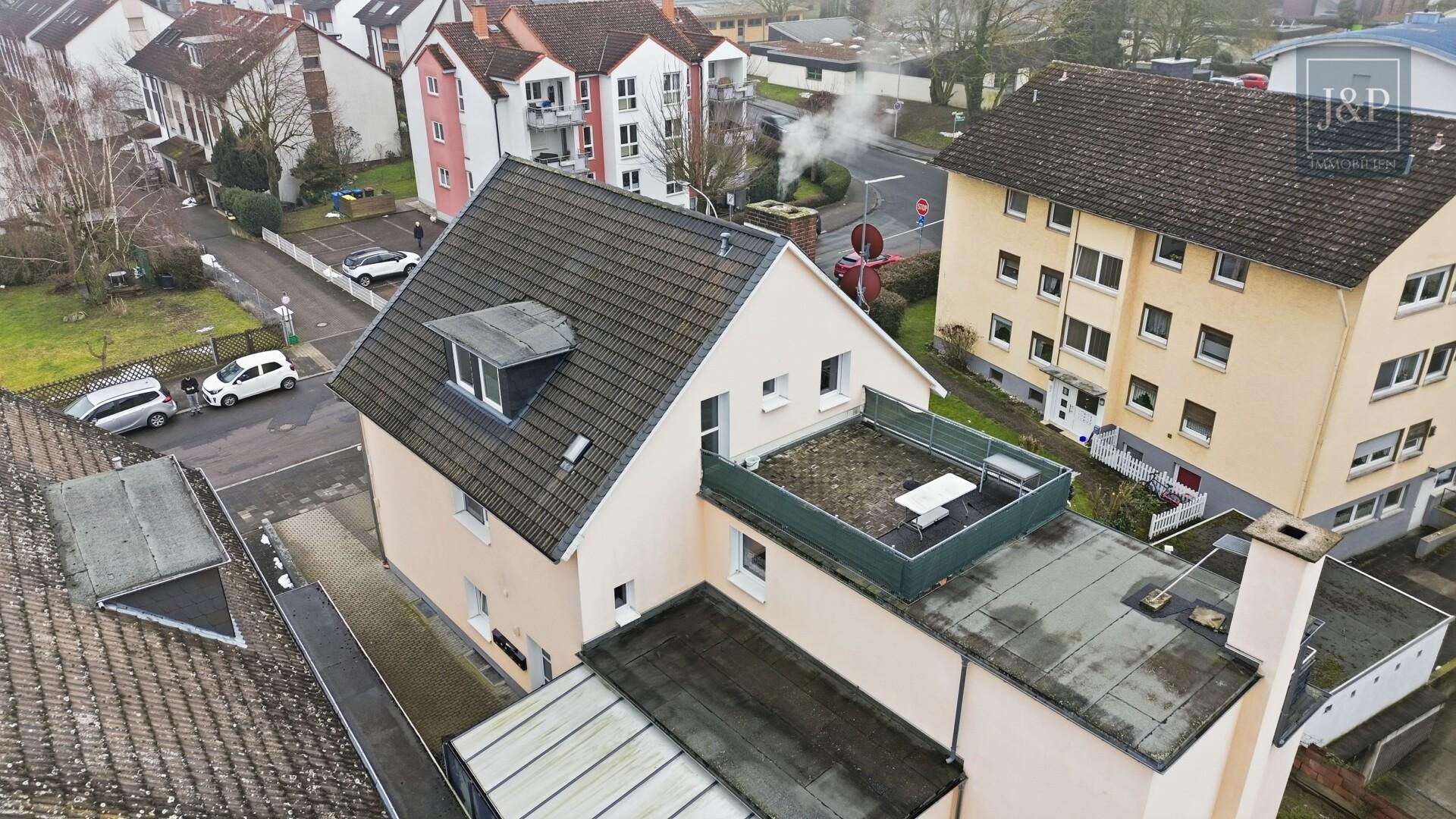 Große 5-Zimmer-Wohnung mit 5% Mietrendite, Terrasse, lichtdurchflutet Wohnkonzept in Friedberg - Aussenansicht