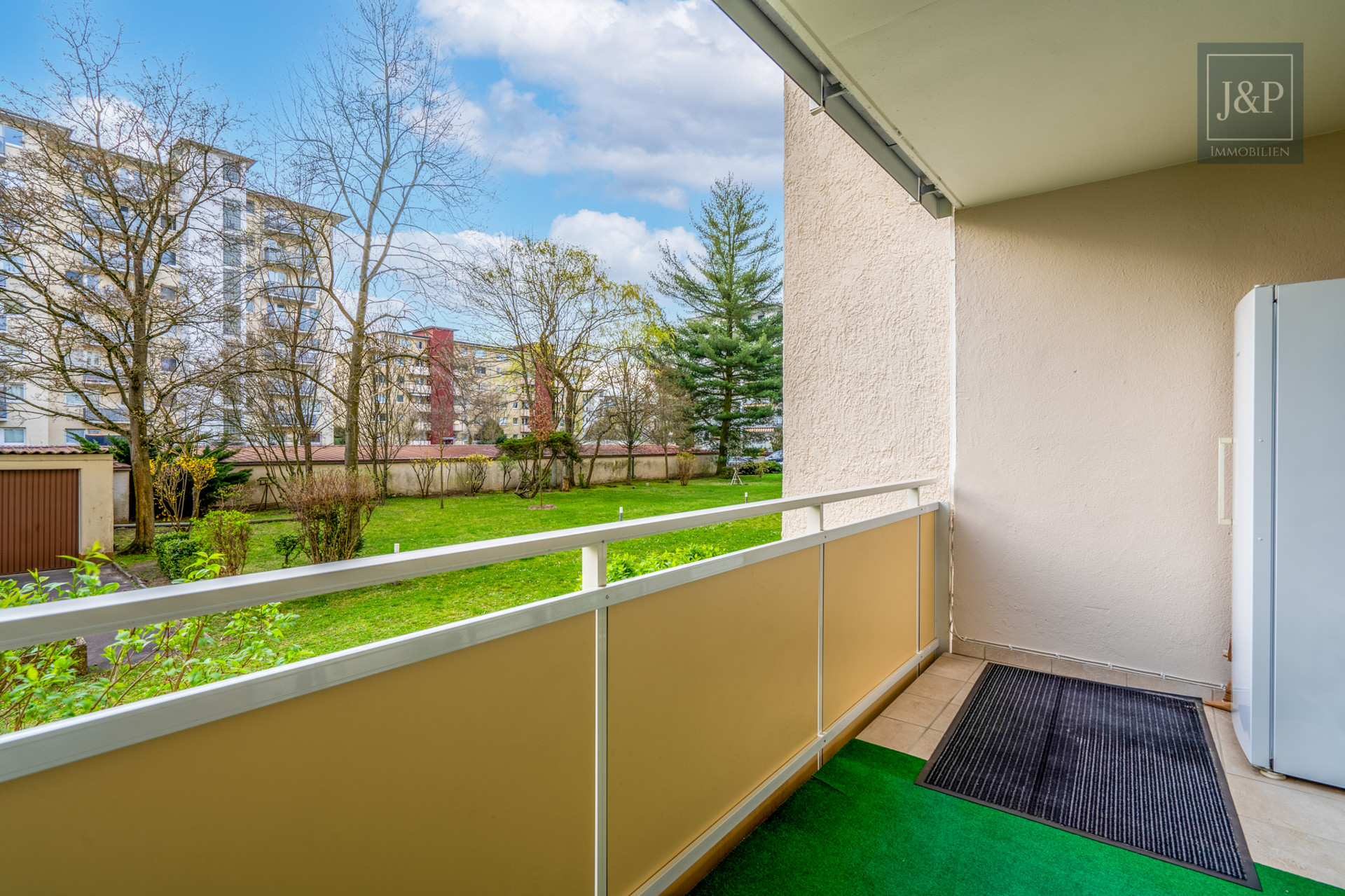 Provisionsfrei: Schicke 3-Zimmer-Wohnung mit einem idealen Schnitt! - Balkon 2