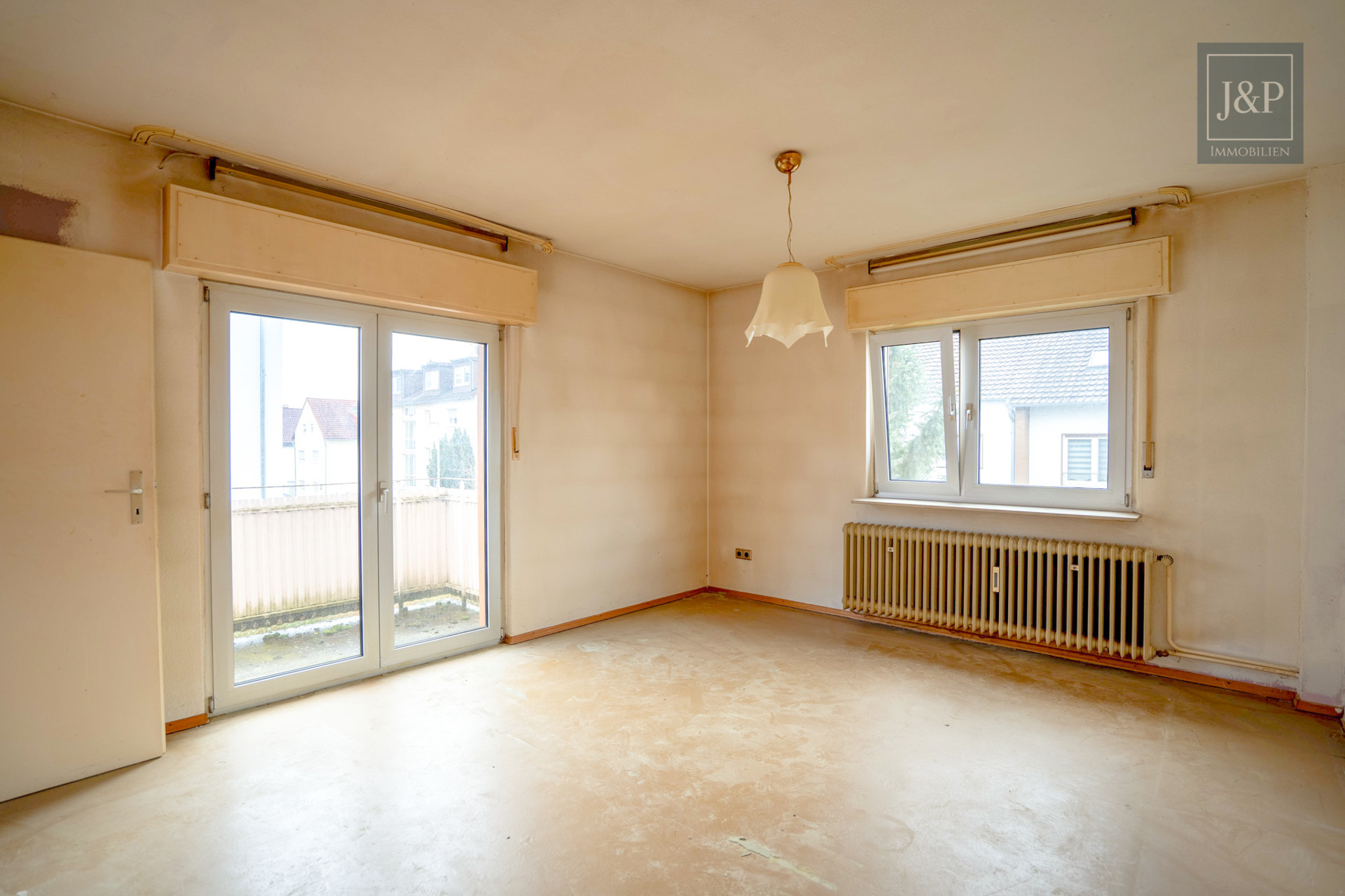 Mehrfamilienhaus in begehrter Lage, guter Bausubstanz und individuellen Gestaltungsmöglichkeiten - OG Schlafzimmer