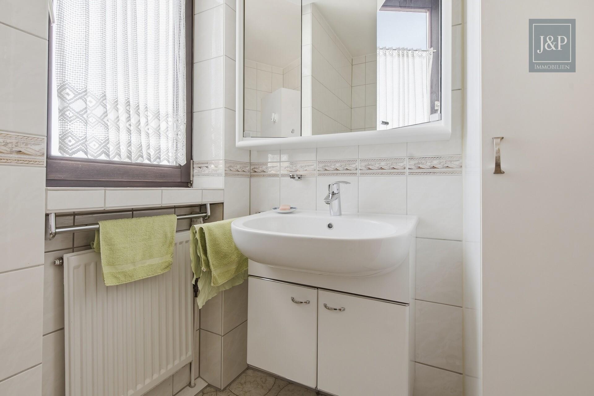 Skyline und Feldbergblick in einem! Schöne Maisonettewohnung in Sackgassenlage & Blick ins Grüne - Gäste-WC