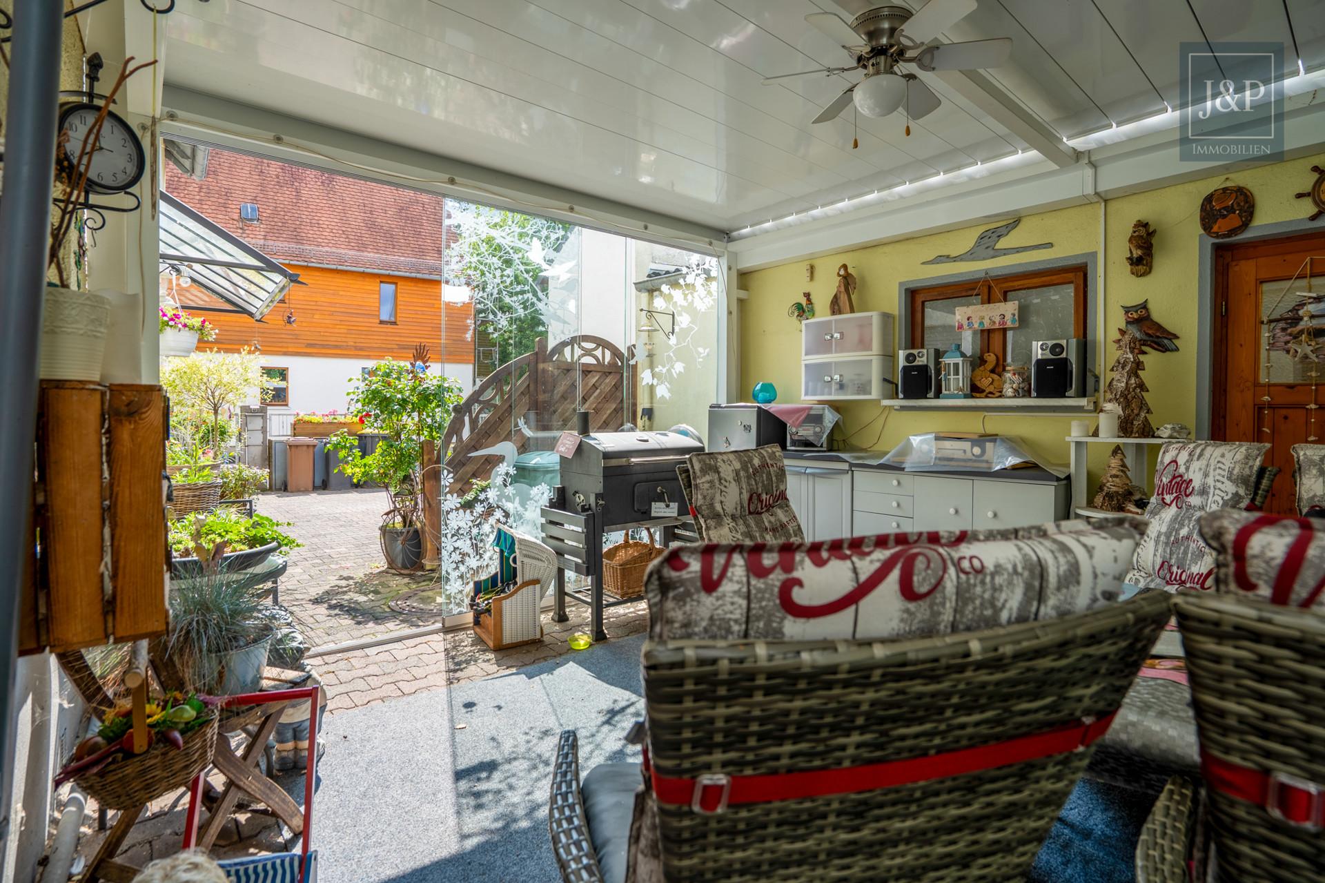 Wohn- & Geschäftshaus in Oberursel-Bommersheim mit Mieteinnahmen und viel Potenzial! - Wintergarten
