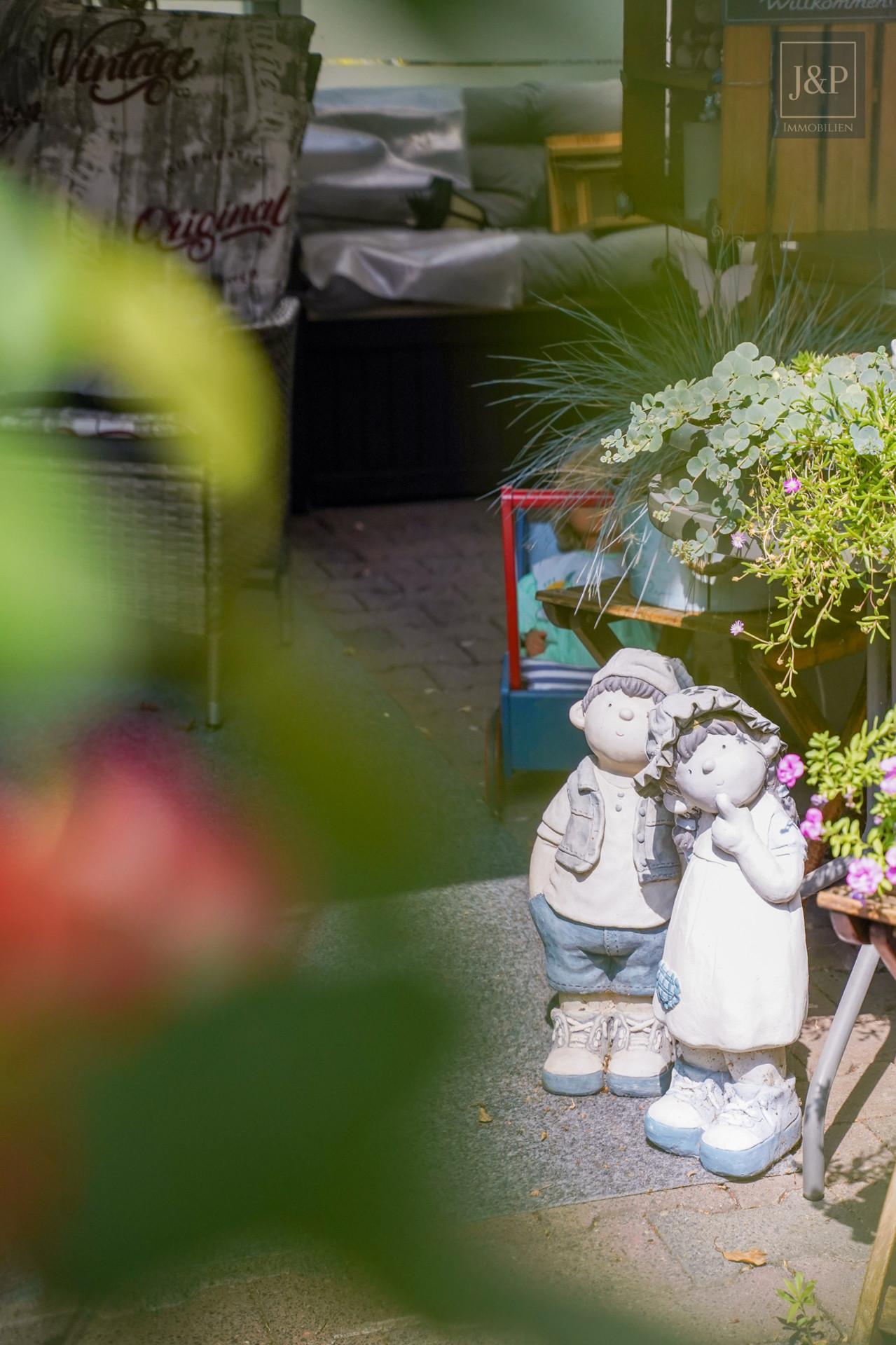 Wohn- & Geschäftshaus in Oberursel-Bommersheim mit Mieteinnahmen und viel Potenzial! - Hof