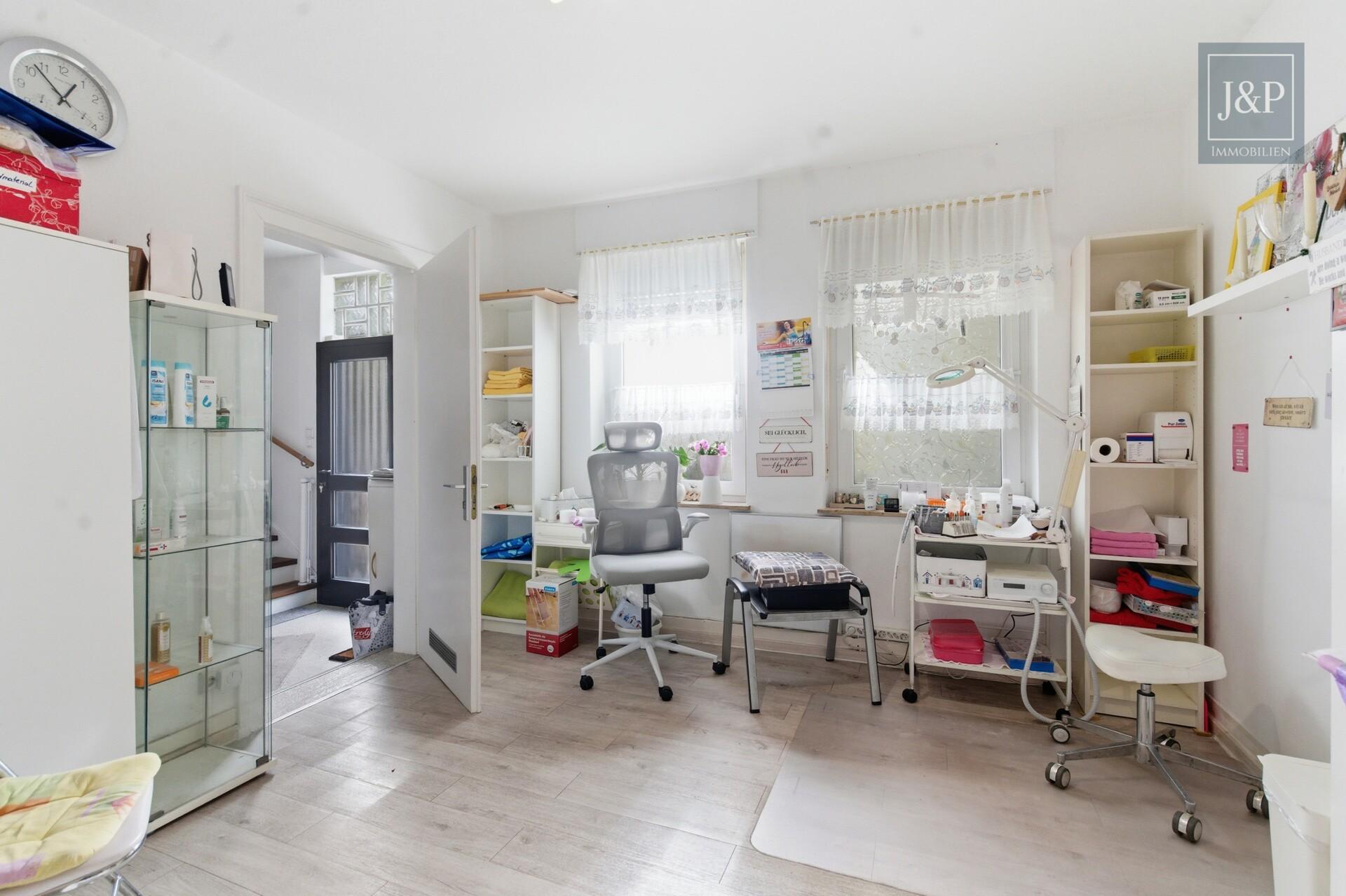 Wohn- & Geschäftshaus in Oberursel-Bommersheim mit Mieteinnahmen und viel Potenzial! - Studio EG