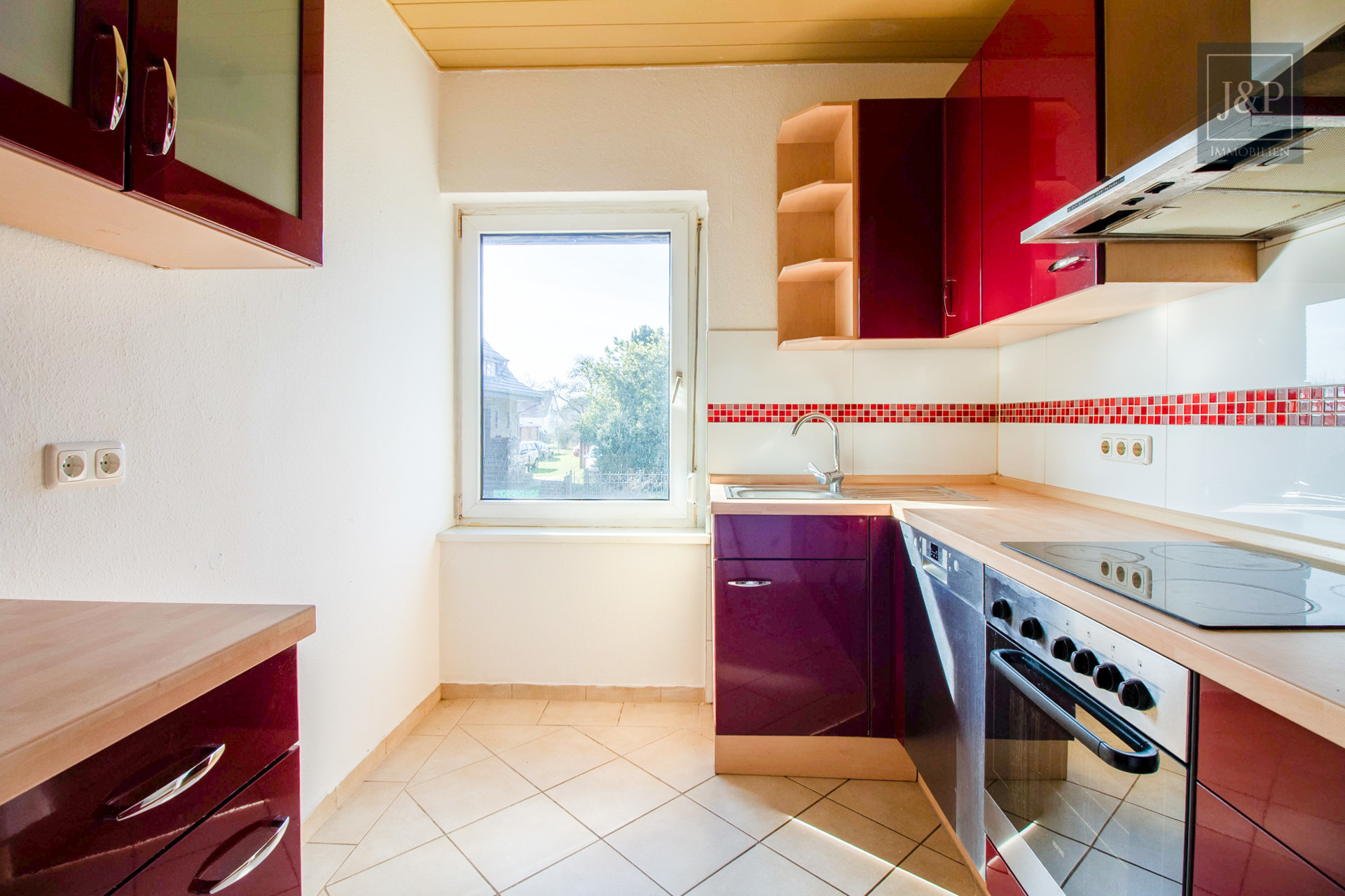 Charmantes Zweifamilienhaus mit großem Garten, Terrasse & Garage – ideal für Familien und Kapitalanleger - Küche