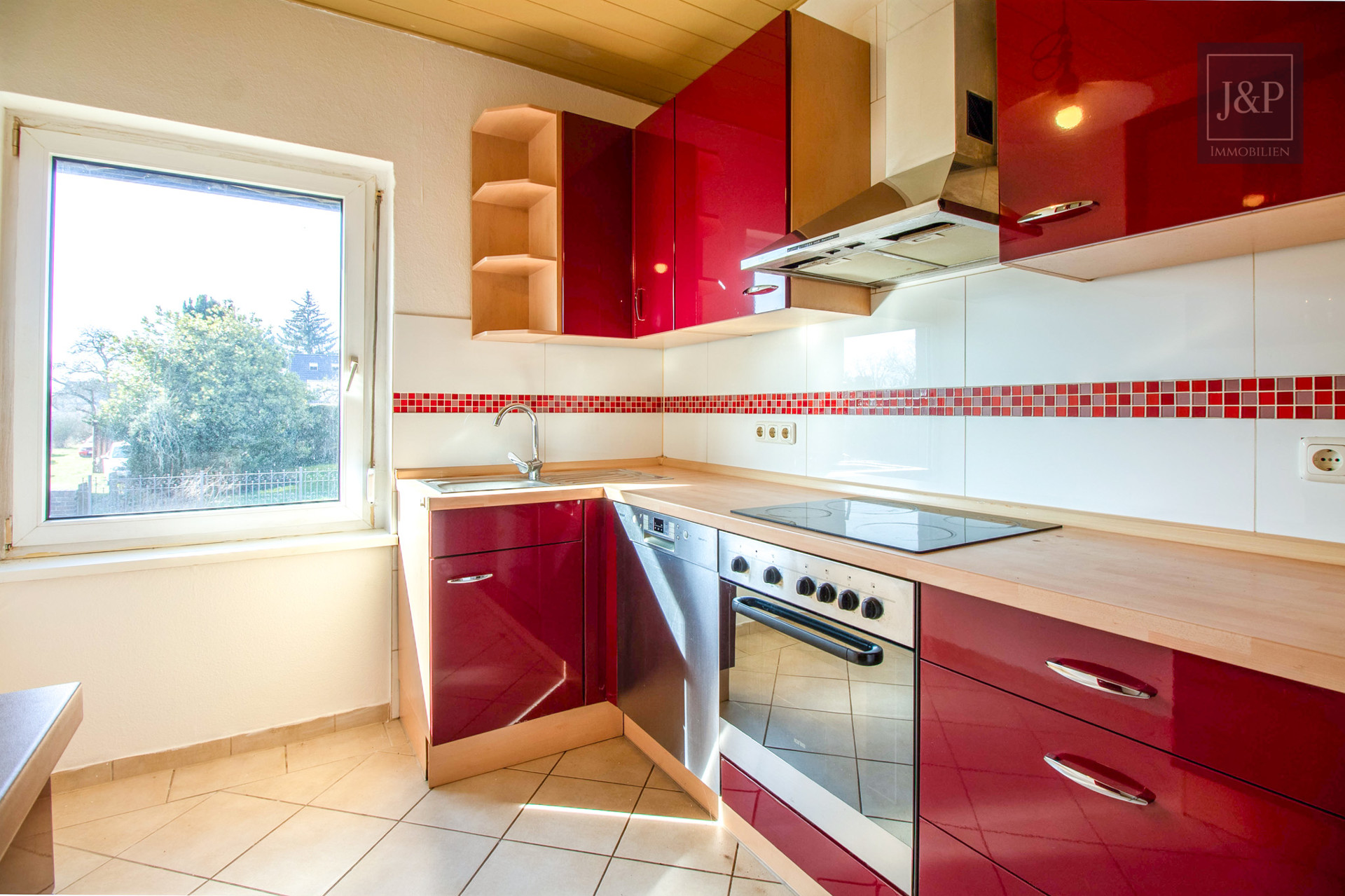 Charmantes Zweifamilienhaus mit großem Garten, Terrasse & Garage – ideal für Familien und Kapitalanleger - Küche