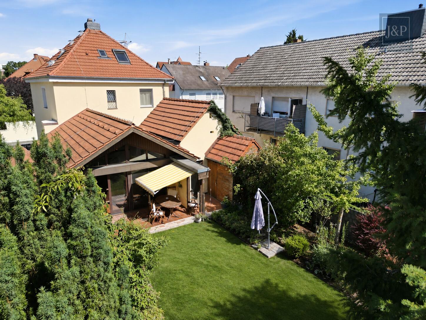 Charmantes Einfamilienhaus mit Traumgarten und Sauna in Rüsselsheim - Garten