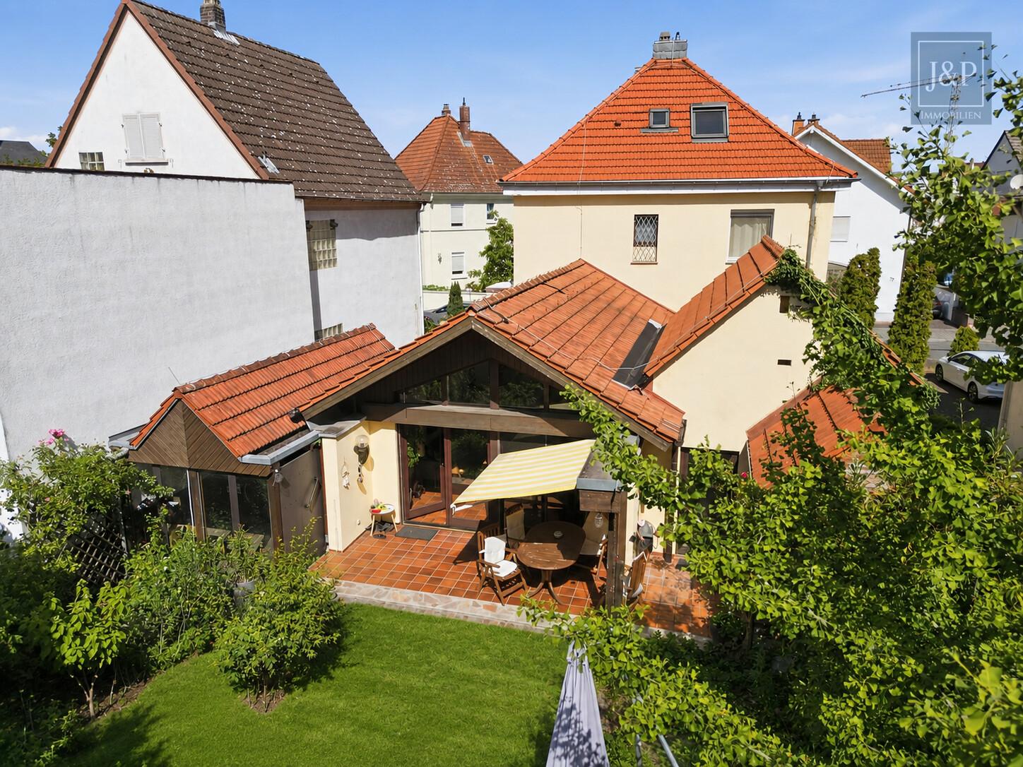 Charmantes Einfamilienhaus mit Traumgarten und Sauna in Rüsselsheim - Garten