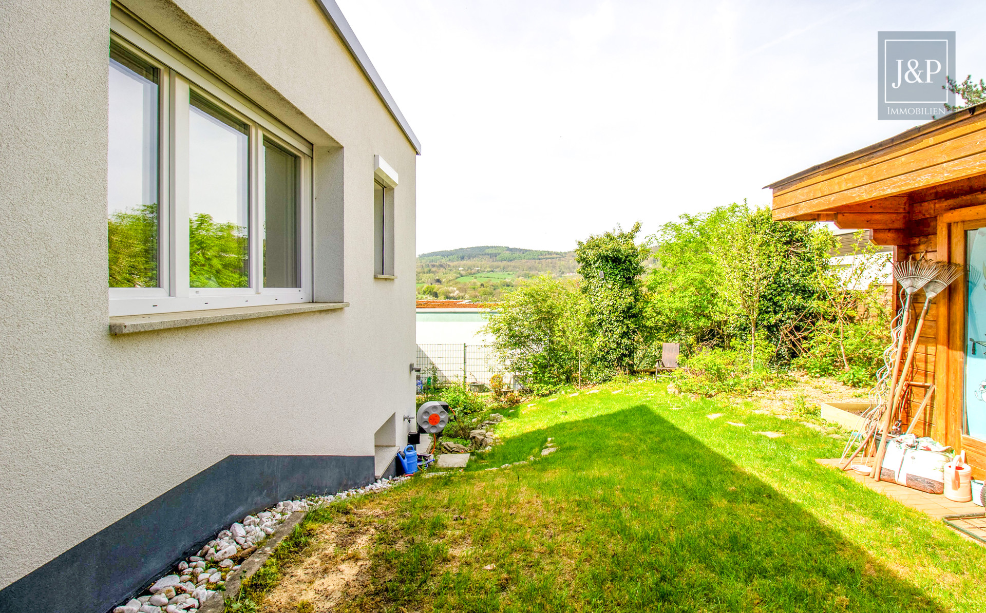 Vollsanierter Eigenheimtraum im Villenviertel! Atemberaubender Ausblick & beste Wohngegend - Garten