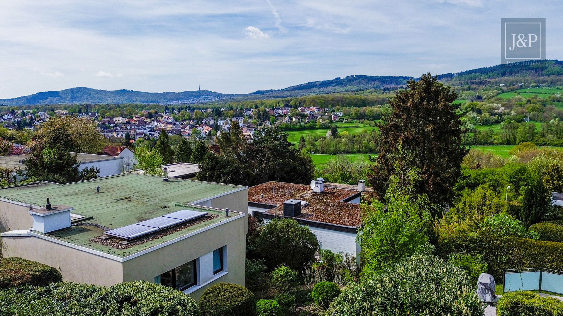 Vollsanierter Eigenheimtraum im Villenviertel! Atemberaubender Ausblick & beste Wohngegend - Ausblick