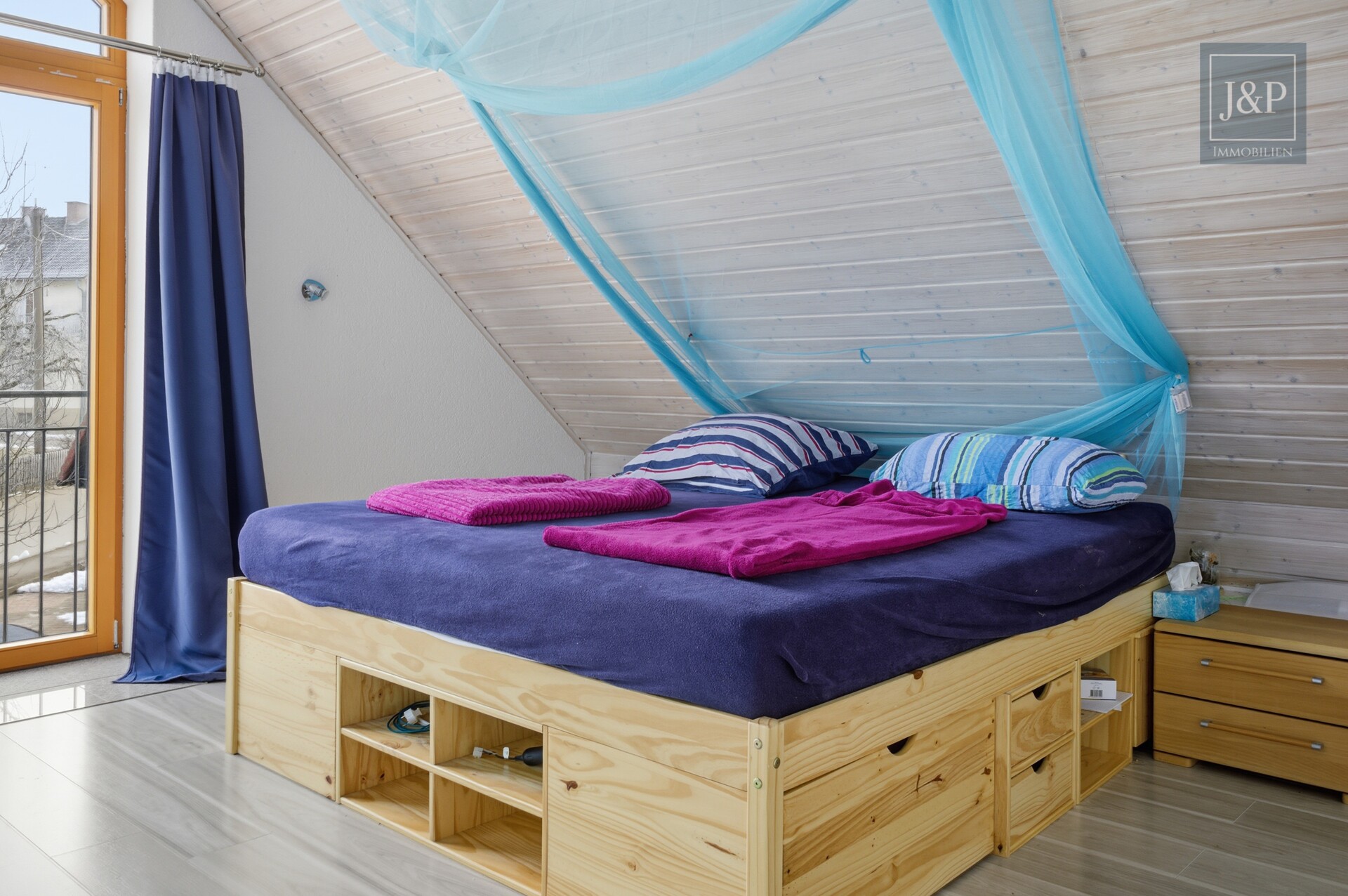 Ihr privates Naturparadies: Gepflegtes Einfamilienhaus auf traumhaften 1.500 m² Grund - Schlafzimmer