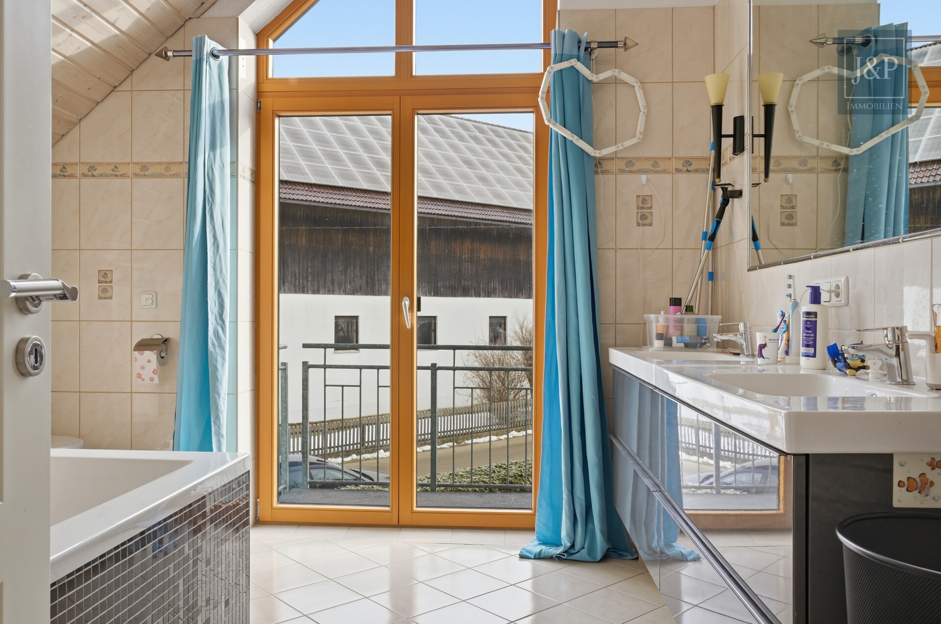 Ihr privates Naturparadies: Gepflegtes Einfamilienhaus auf traumhaften 1.500 m² Grund - Bad