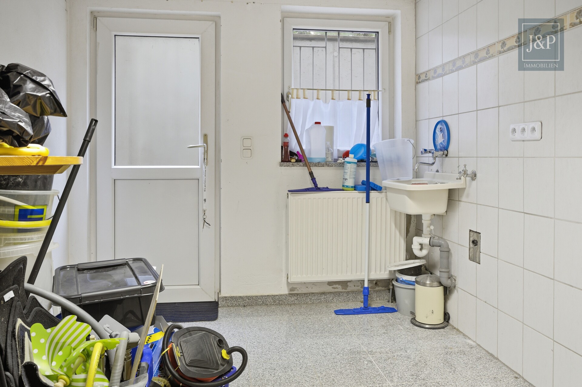 Ihr privates Naturparadies: Gepflegtes Einfamilienhaus auf traumhaften 1.500 m² Grund - Waschküche