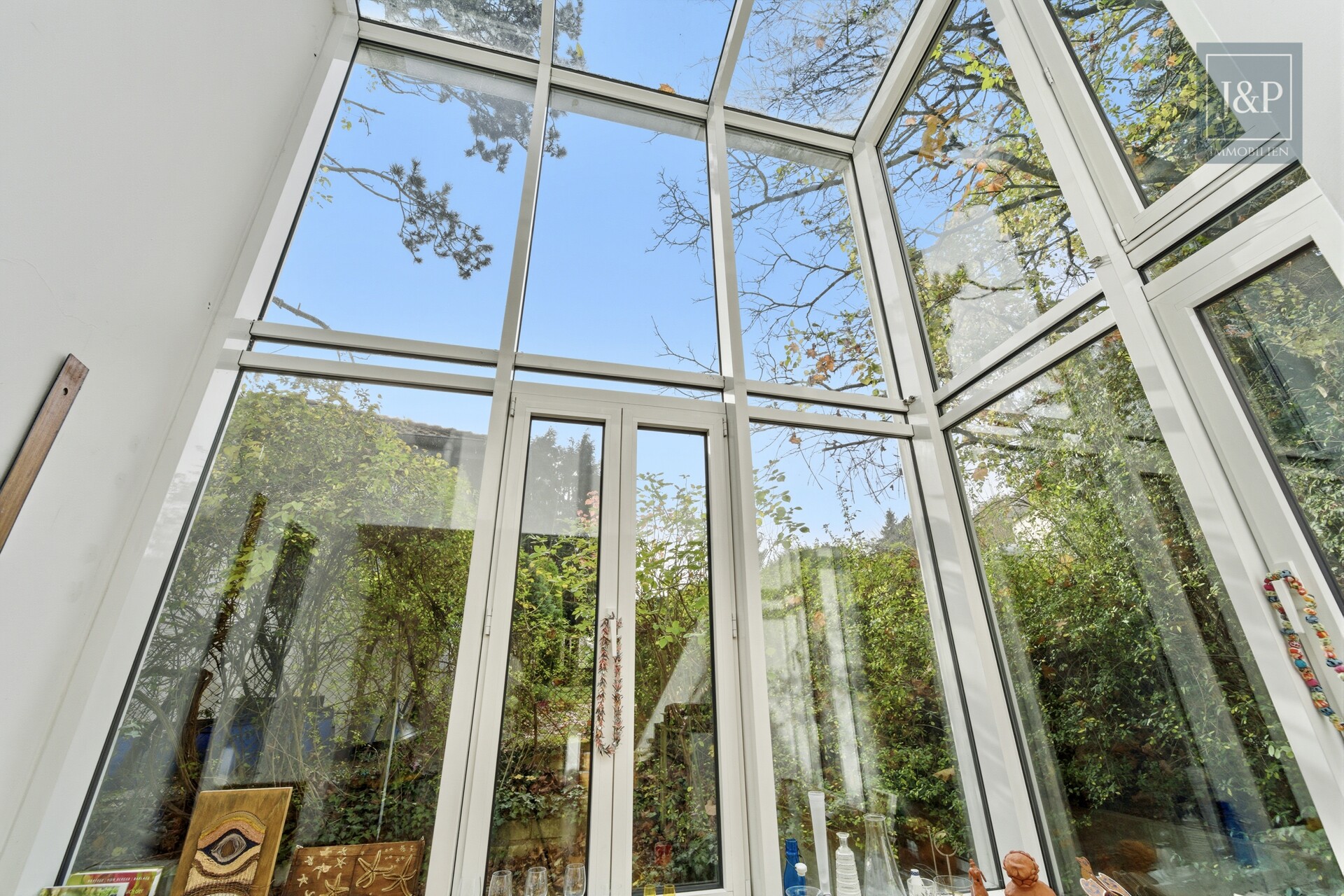 Einzigartige Architekten-Villa mit Panorama & Potenzial – Traumlage in Hofheim am Taunus - Fensterfront Schlafzimmer 2