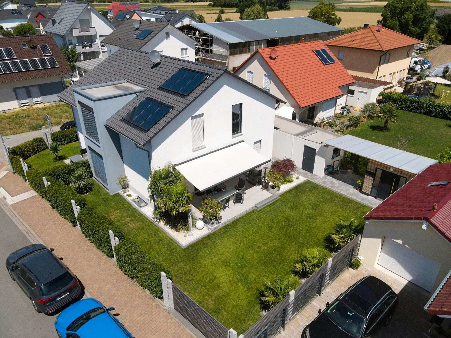 Ein wahres Energiewunder! Luxuriöses EFH mit Einliegerwohnung - Hausansicht