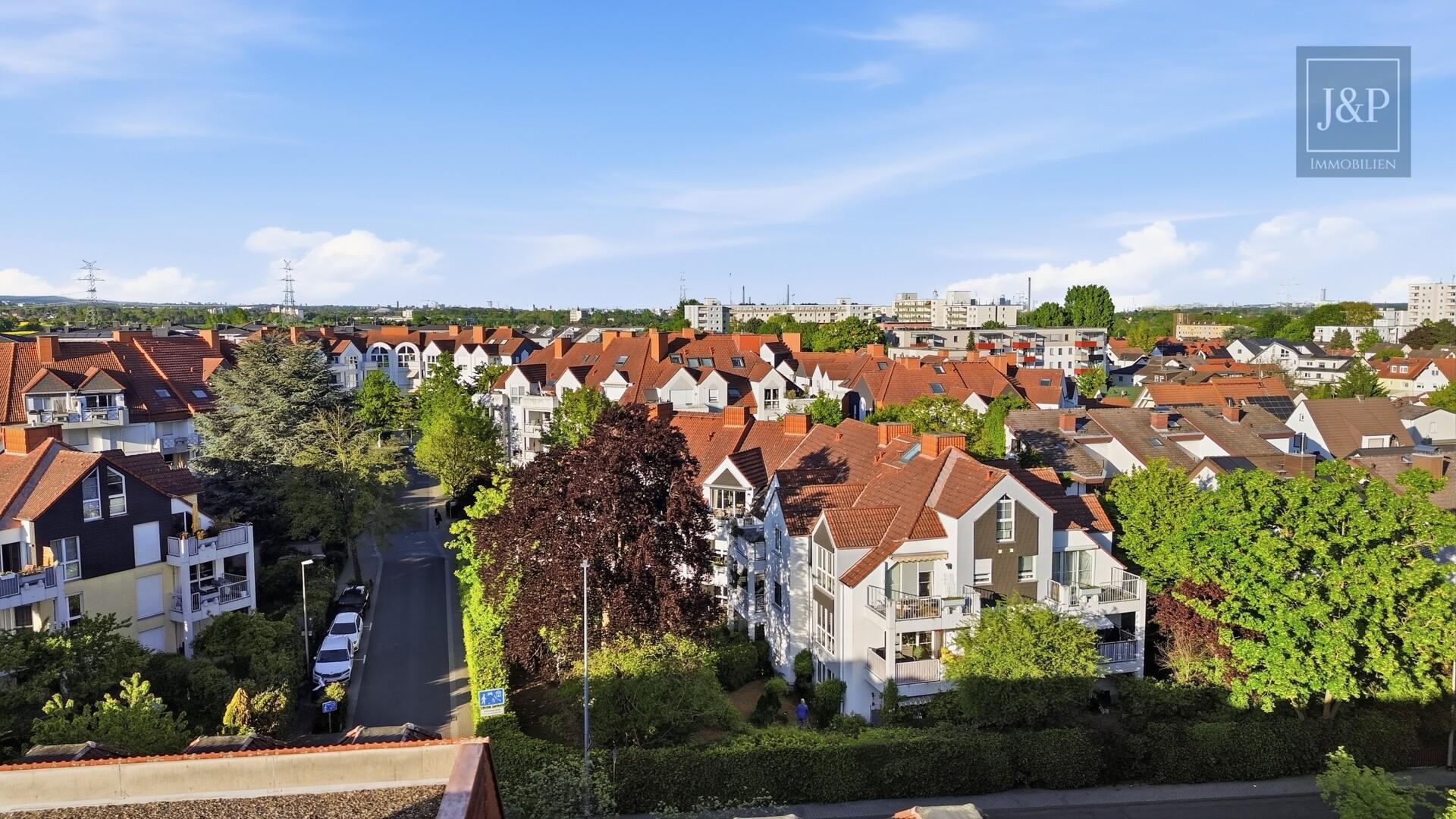 Lichtdurchflutete Maisonette | Kamin, Balkon und Tiefgaragenstellplatz | Zentral in Hattersheim - Umgebung