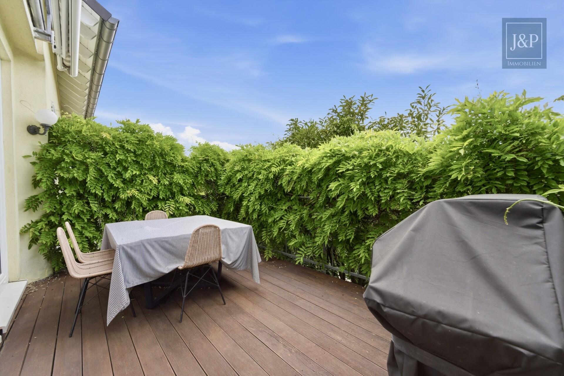 Exklusives Wohnen in Eppstein | Attraktiv zu 0,79 % finanzieren - Balkon Wohn-/Essbereich