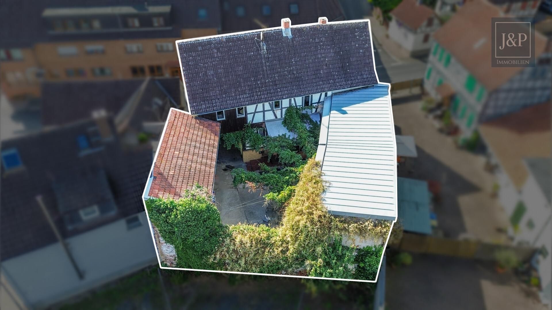 Viel Platz für Familie & Beruf: Fachwerkhaus mit Einliegerwohnung und Hof! - Luftaufnahme